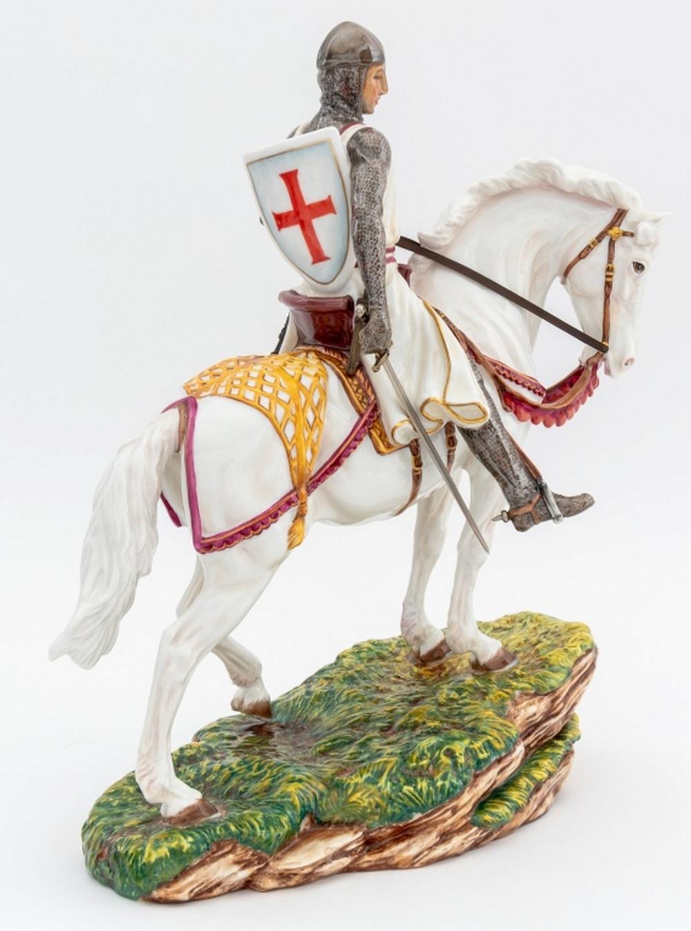 Figure de Saint George en porcelaine de Royal Doulton en vente 5