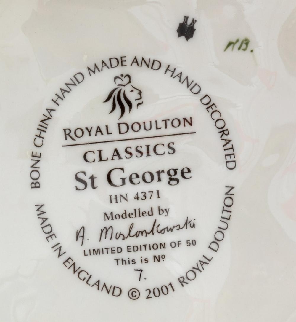 Figure de Saint George en porcelaine de Royal Doulton en vente 8
