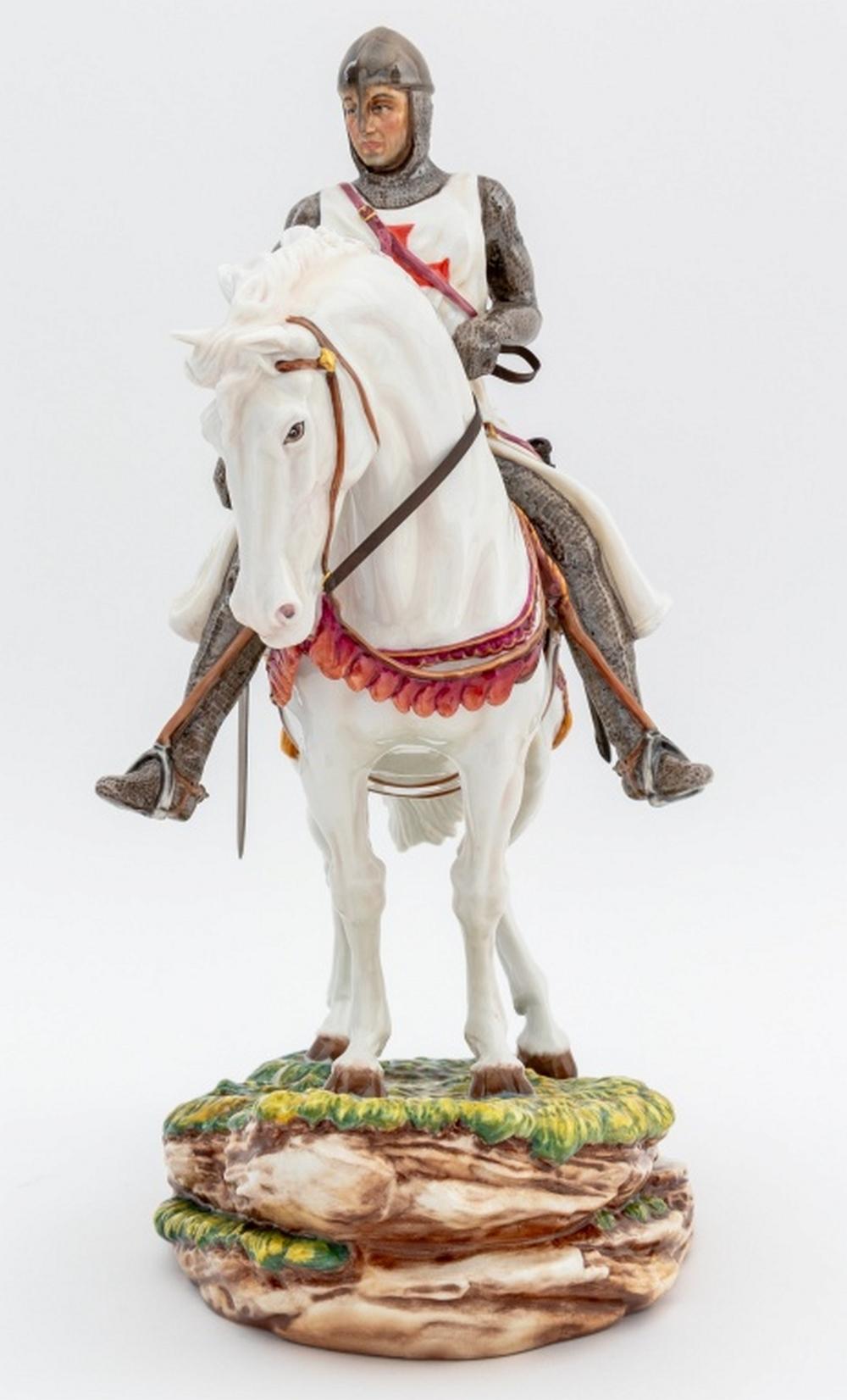 Porcelaine Figure de Saint George en porcelaine de Royal Doulton en vente