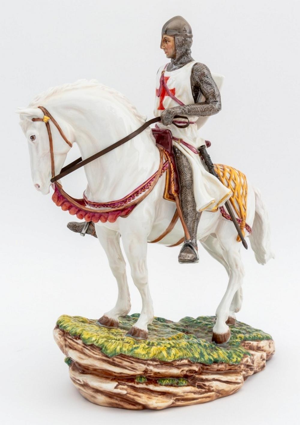 Figure de Saint George en porcelaine de Royal Doulton en vente 1