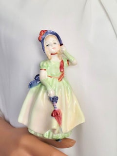Royal Doulton Porcelain Figurine Babie HN 1679