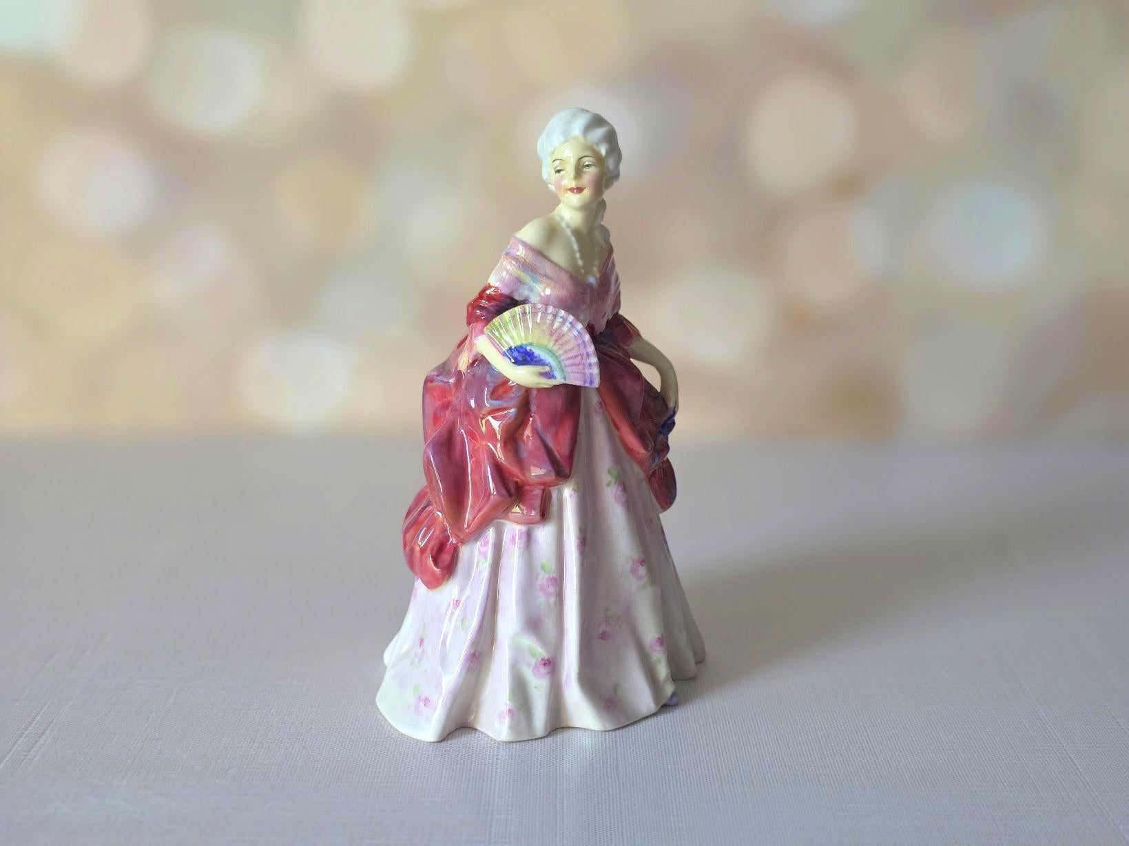 Exquisite Royal Doulton Porcelain Figurine 