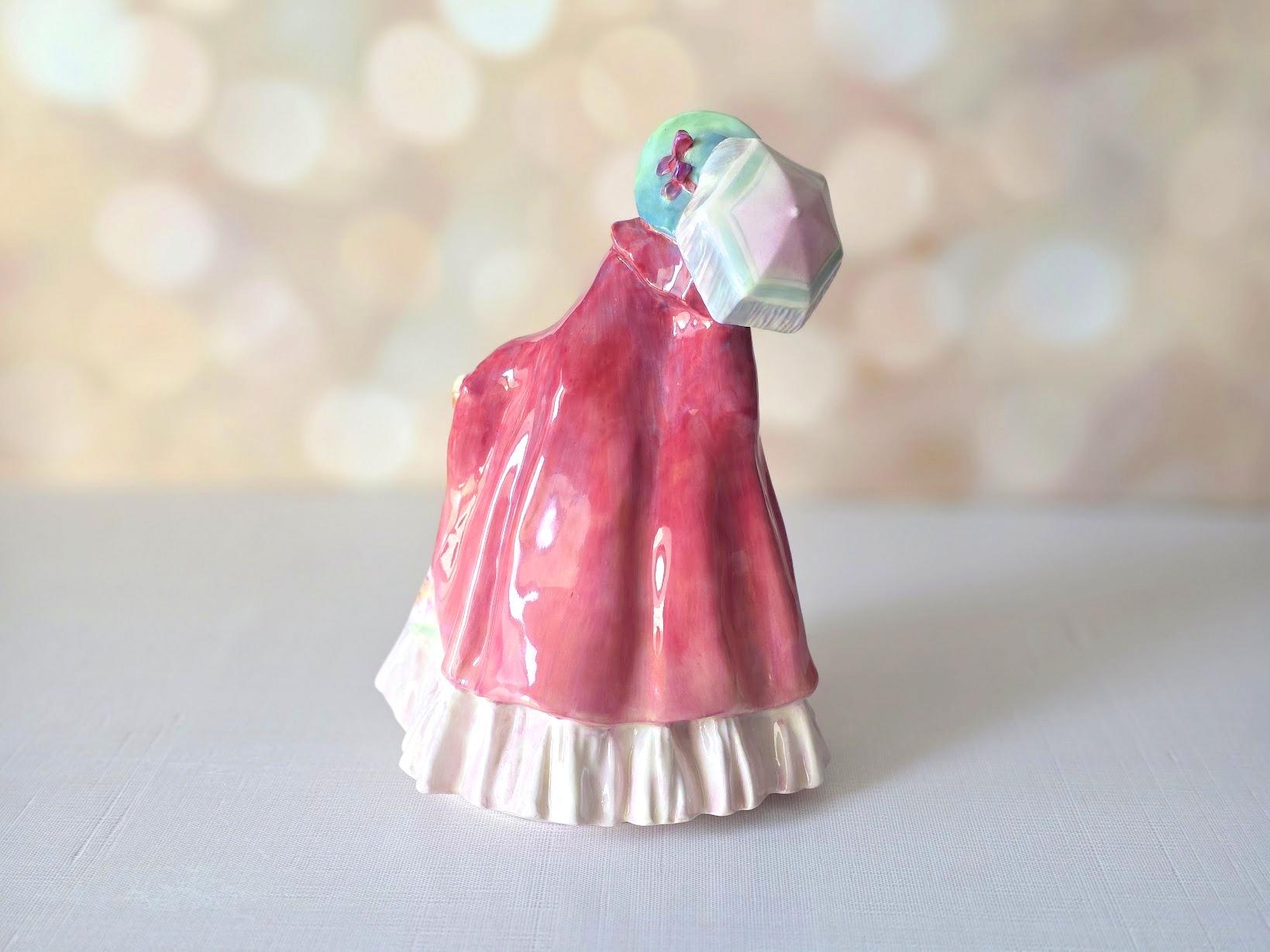 Royal Doulton Porzellanfigur Mirabel Rosa im Zustand „Gut“ im Angebot in Chesterland, OH