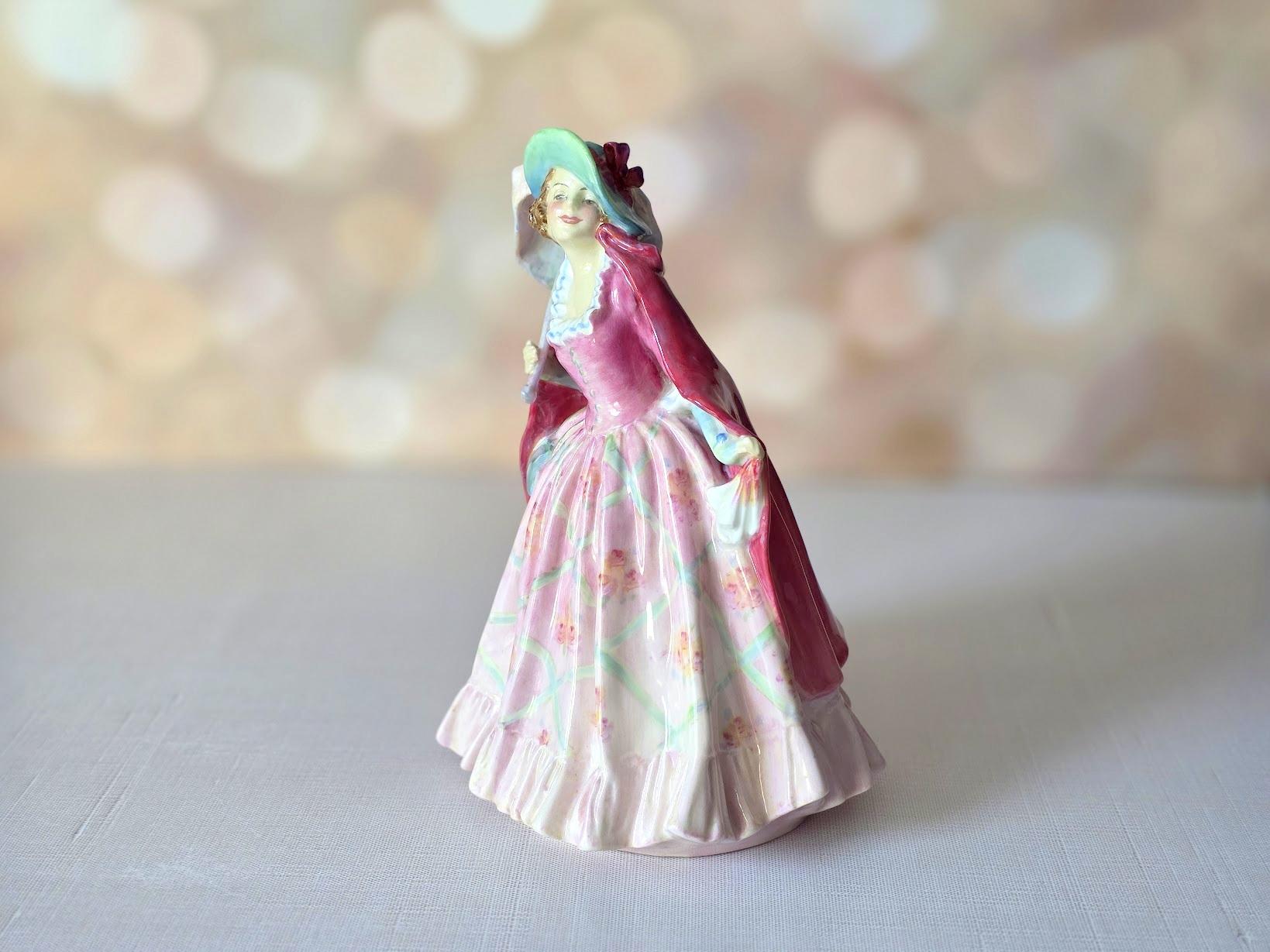 Royal Doulton Porzellanfigur Mirabel Rosa für Damen oder Herren im Angebot