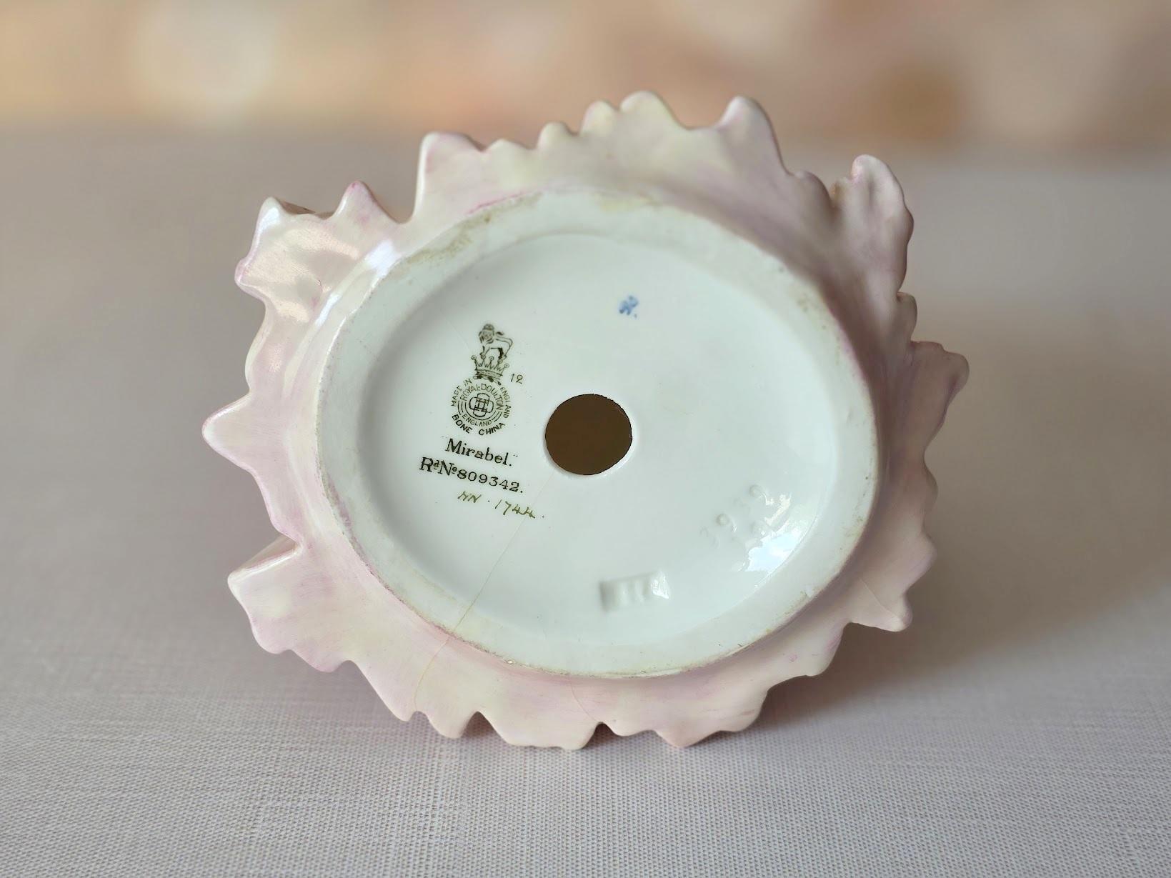 Royal Doulton Porzellanfigur Mirabel Rosa im Angebot 3
