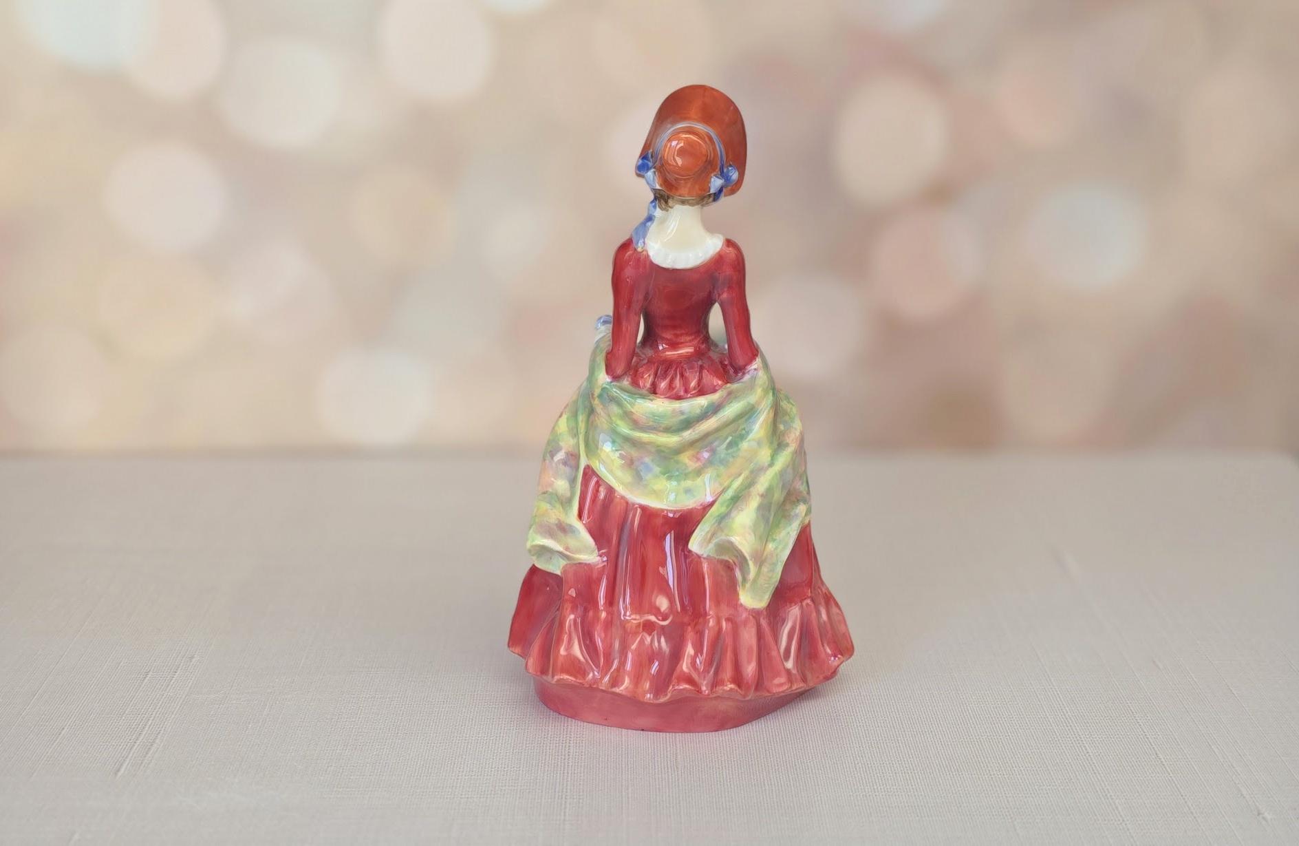 Women's or Men's Royal Doulton Porcelain Figurine Sabbath Morn For Sale