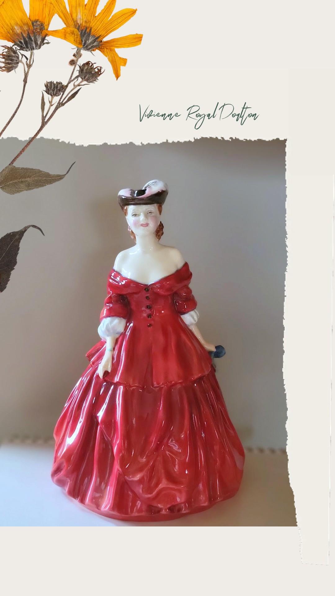 Royal Doulton Figurina di porcellana Vivienne in vendita 3