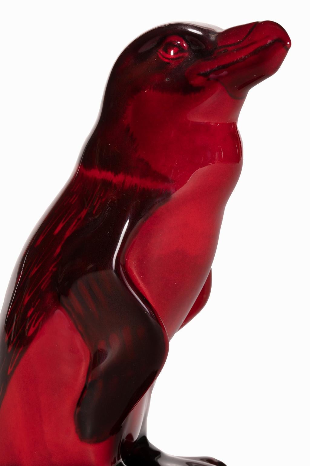  Figurine en porcelaine Flambe rouge Royal Doulton « PENGUIN » 1930 en vente 3