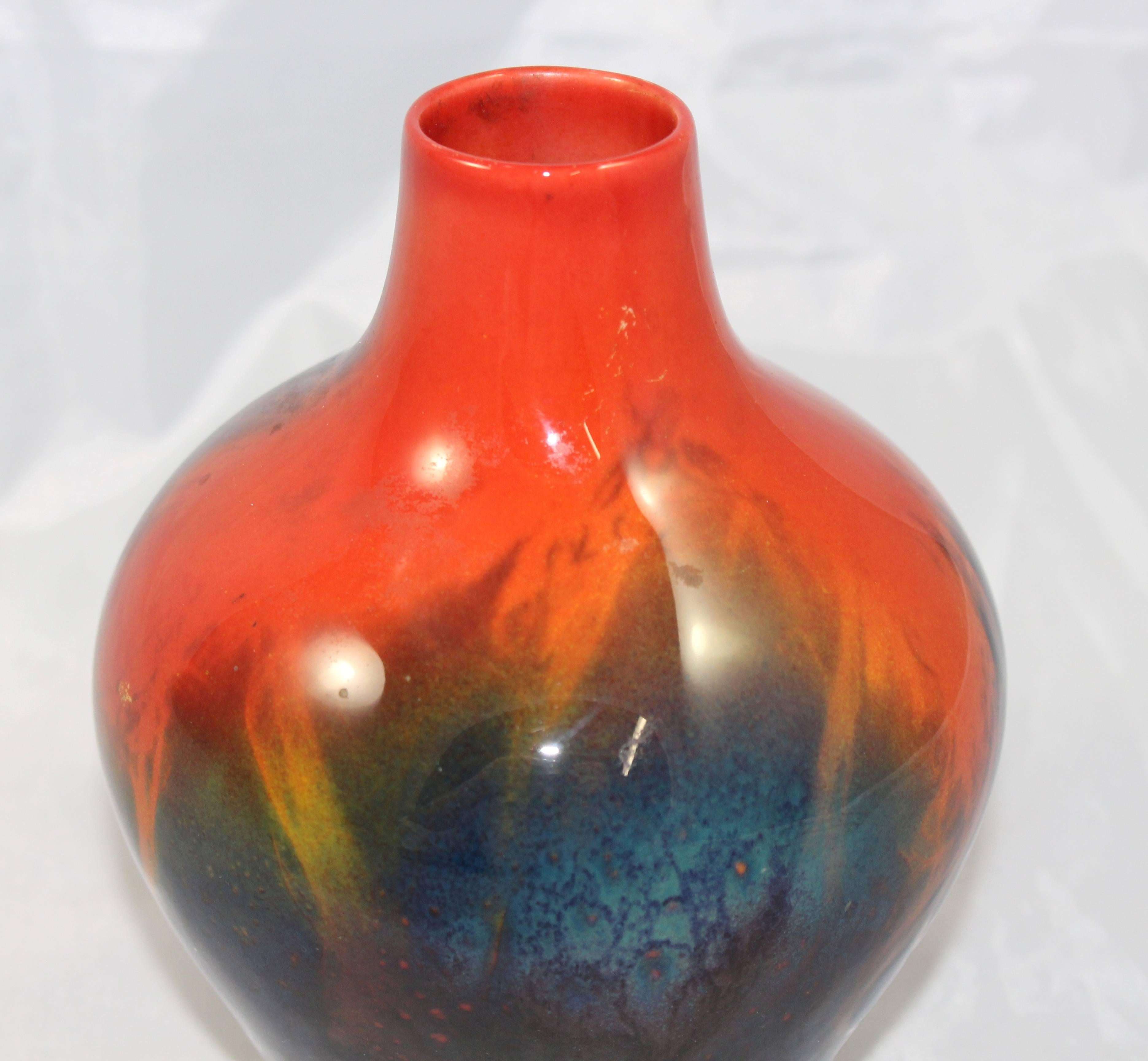 
Manufacturer 
Royal Doulton

Ware 
Flambe´

subject 
bulbous vase.

Measures: 
Height 14.5 cm / 5 3/4 in.

Backstamp 
full, first quality Sung, Initials FM.

Condition 
very good condition. No chips, cracks and repairs. A few very