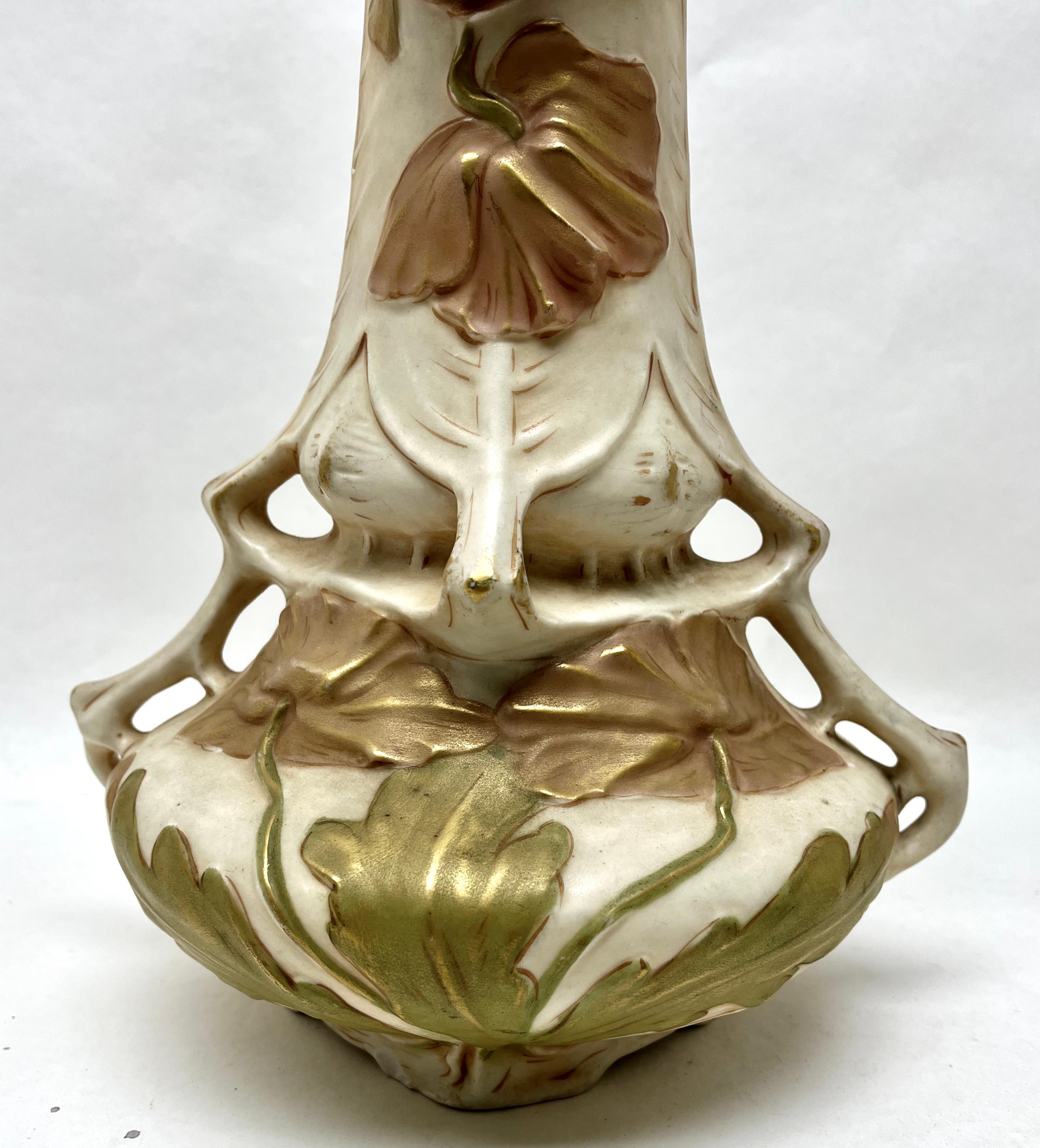 Royal Dux Bohemia Paar organisch geformte Vasen mit Fabrikstempel (Frühes 20. Jahrhundert) im Angebot