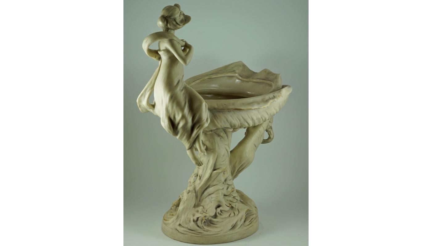 Art Nouveau Royal Dux Bohemia Porcelain Bowl, circa 1919 For Sale