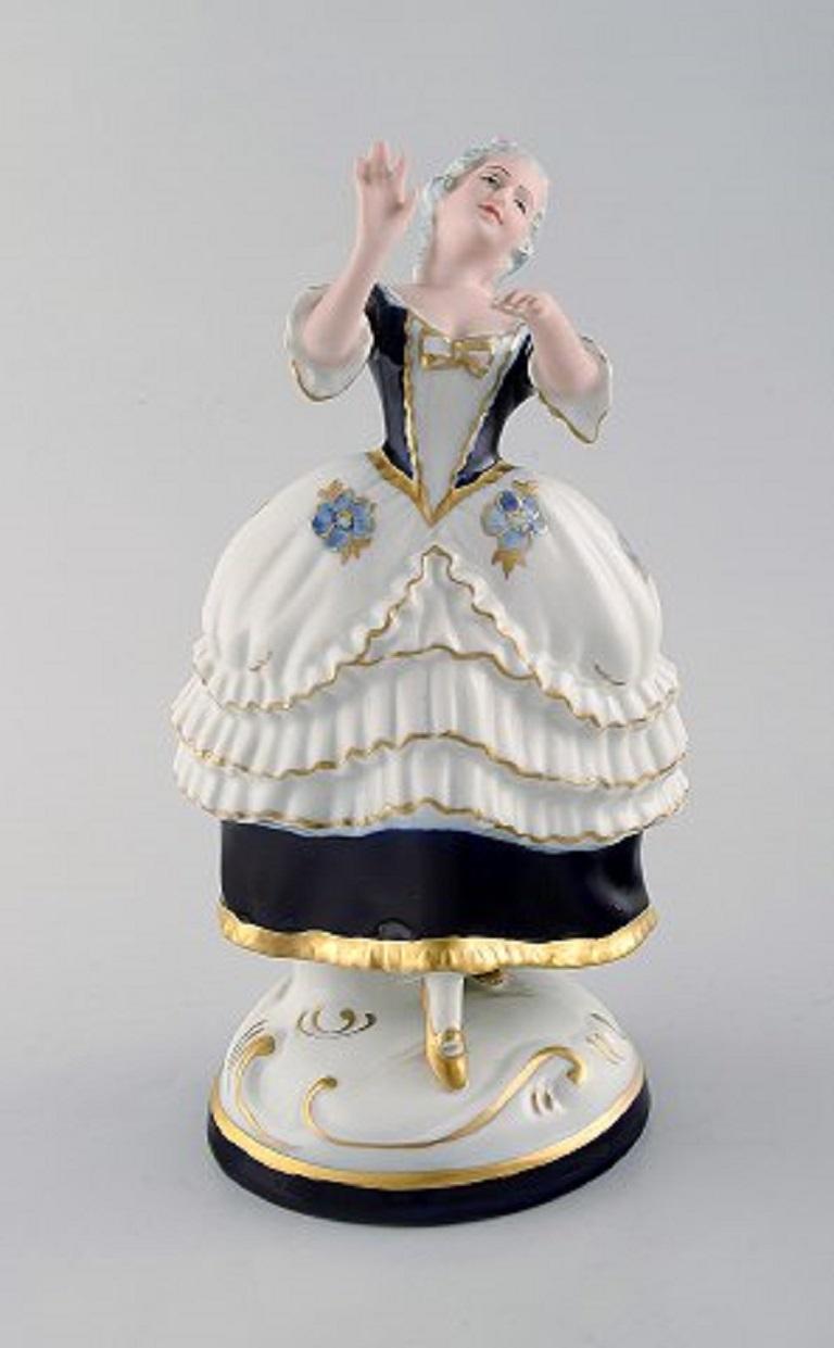 Czech Royal Dux, Dancing Rococo Couple in Porcelain, 1940s For Sale