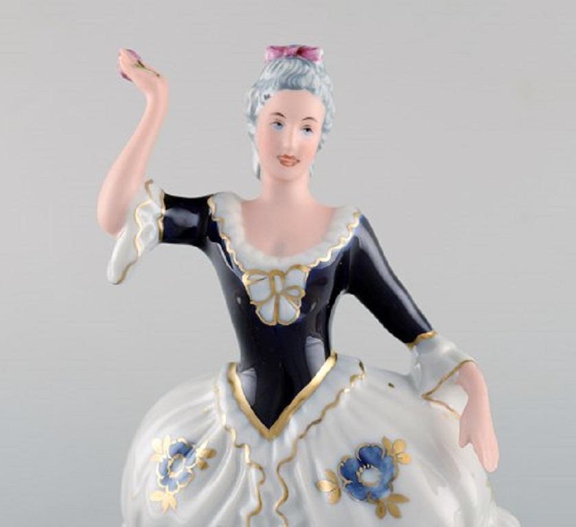 Royal Dux. Dancing woman in porcelain, 1940s.
Stamped.
In very good condition.
Measures: 21 x 13 cm.