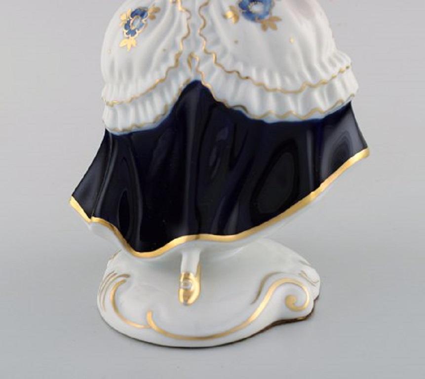 Rococo Royal Dux:: Femme dansante en porcelaine:: années 1940 en vente