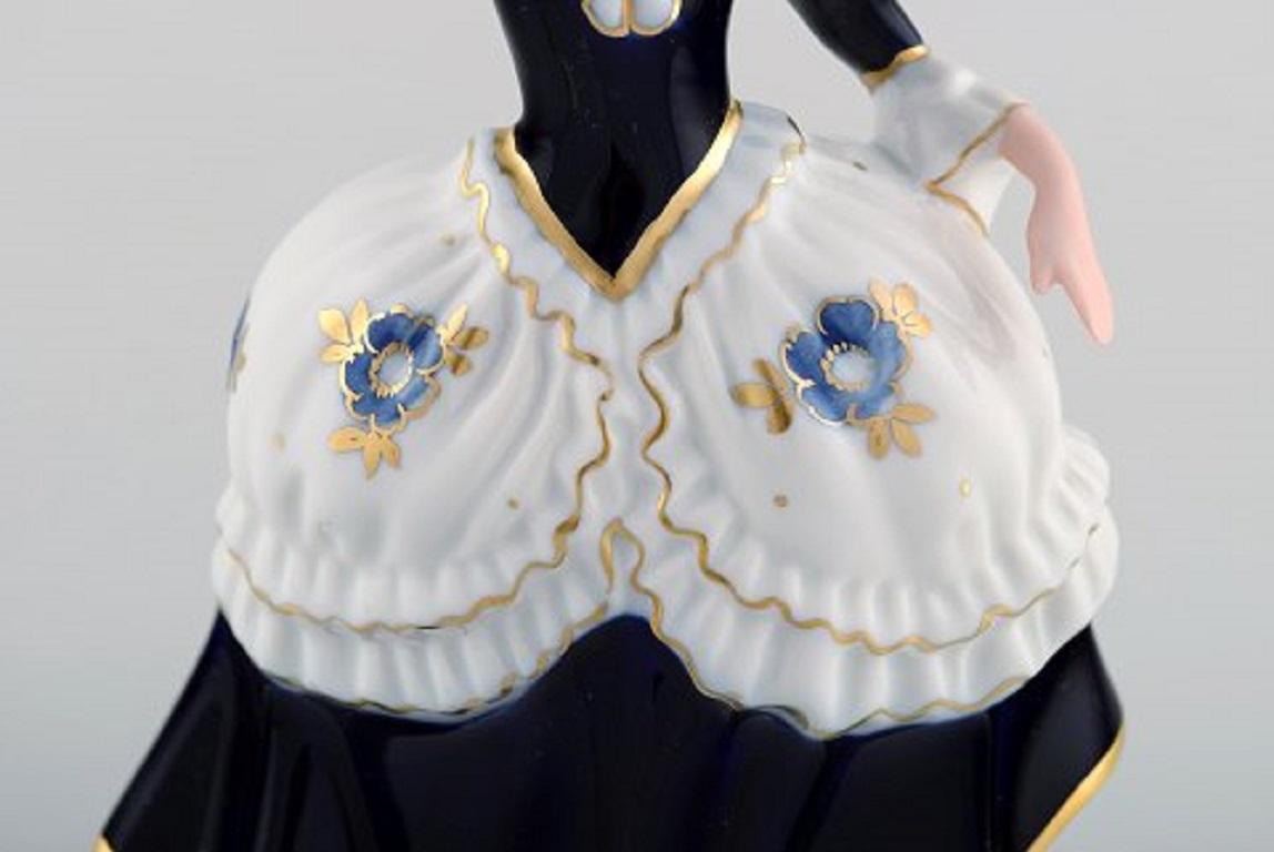 Metà XX secolo Royal Dux, Donna danzante in porcellana, anni '40 in vendita