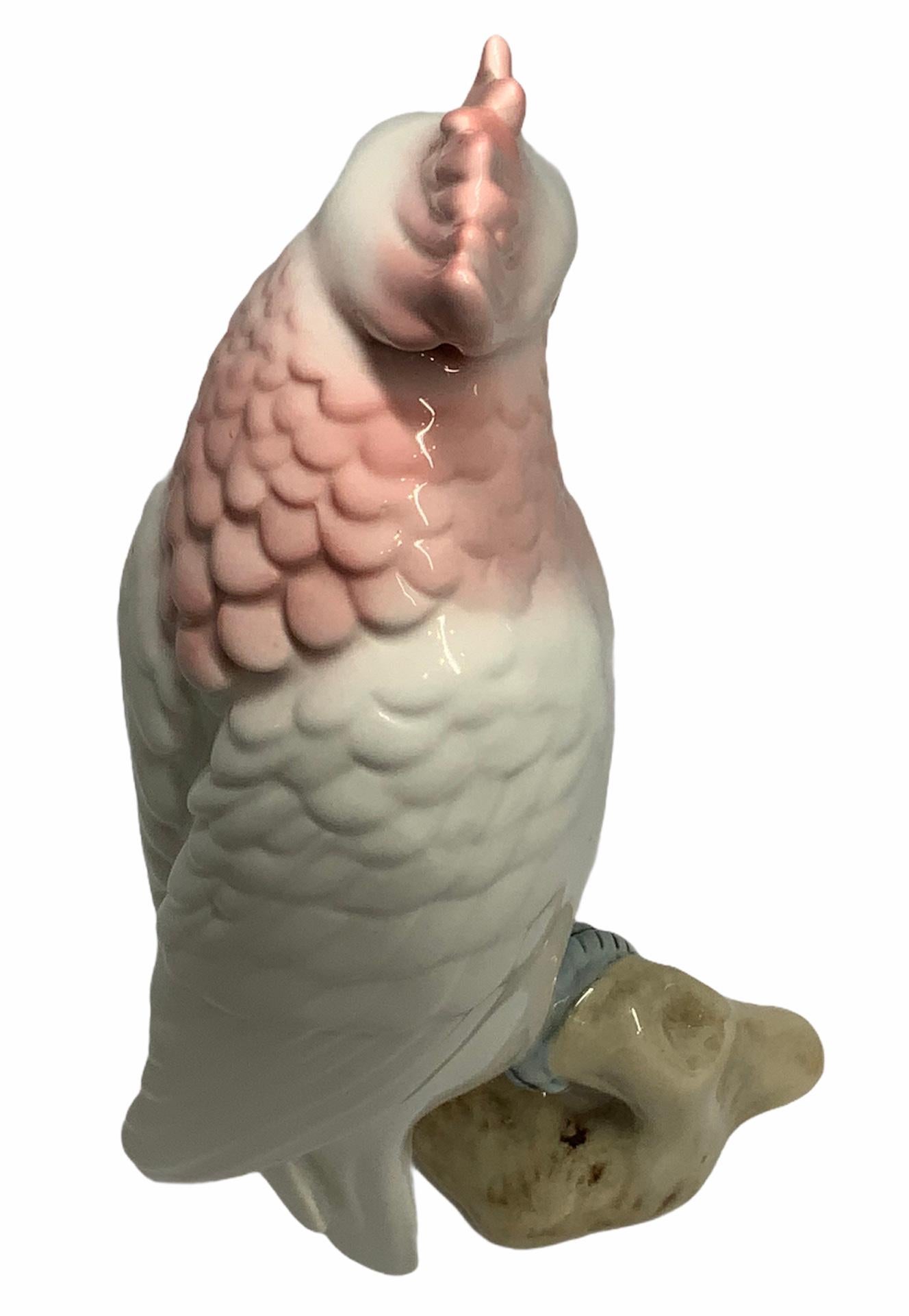 Royal Dux Porcelain Cockatoo Figure In Good Condition In Guaynabo, PR