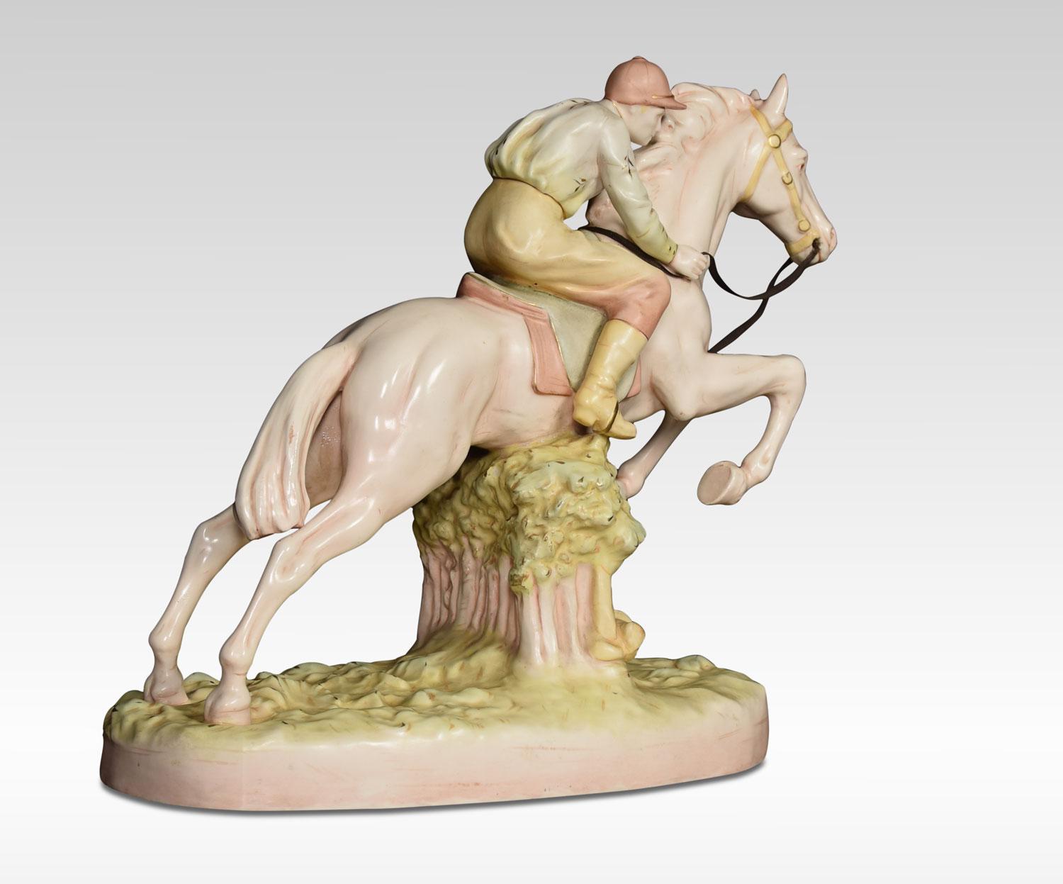 Royal Dux Porzellanfigur eines aufspringenden Rennpferdes (Tschechisch) im Angebot