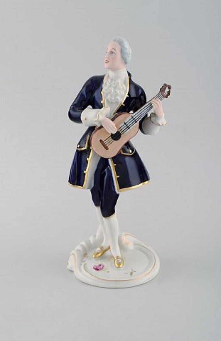 Royal Dux, Rococo Couple in Hand Painted Porcelain, 1940s For Sale 1
