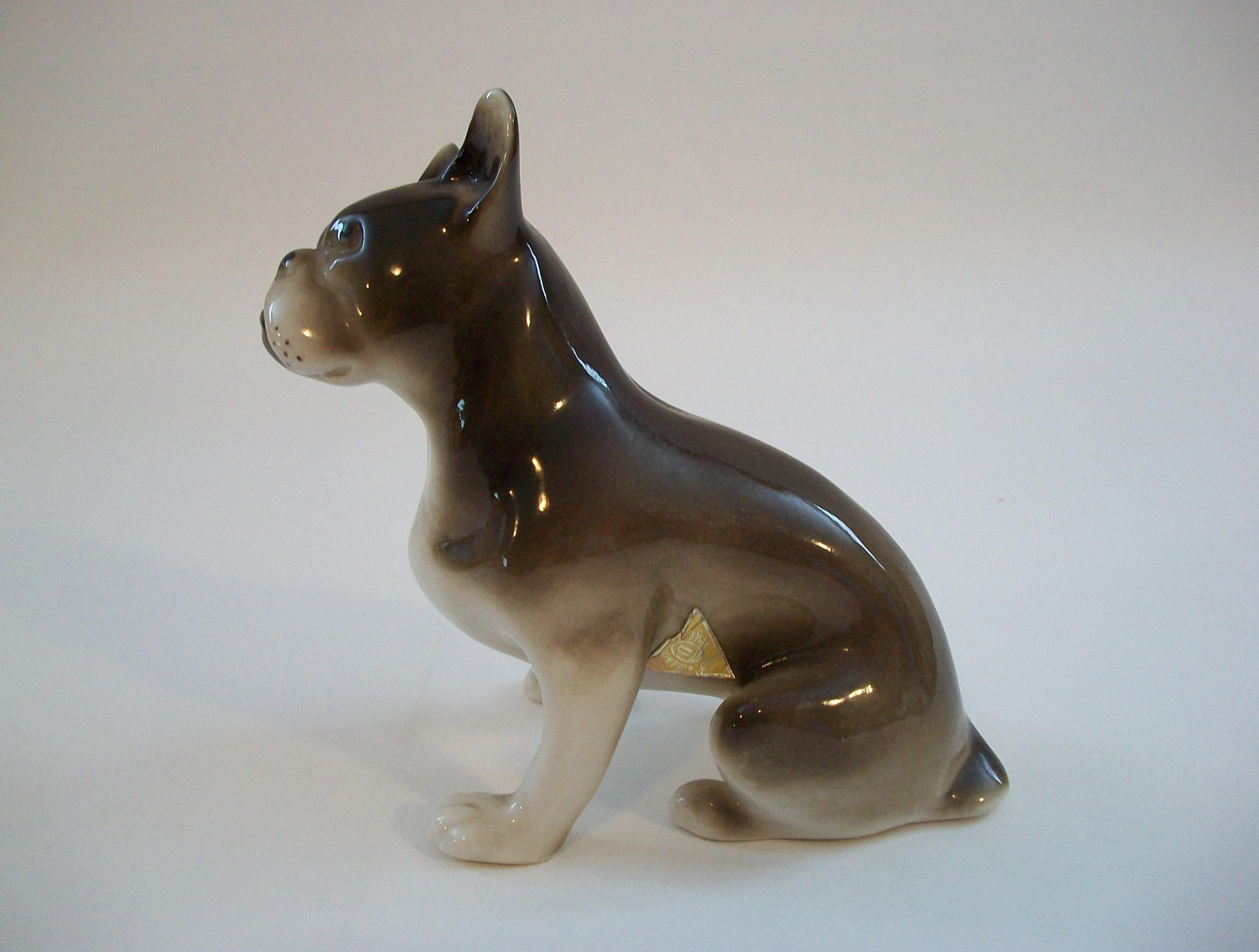 ROYAL DUX - Figurina di cane toro francese in porcellana d'epoca - C.R. - Inizio anni '90 in vendita 3