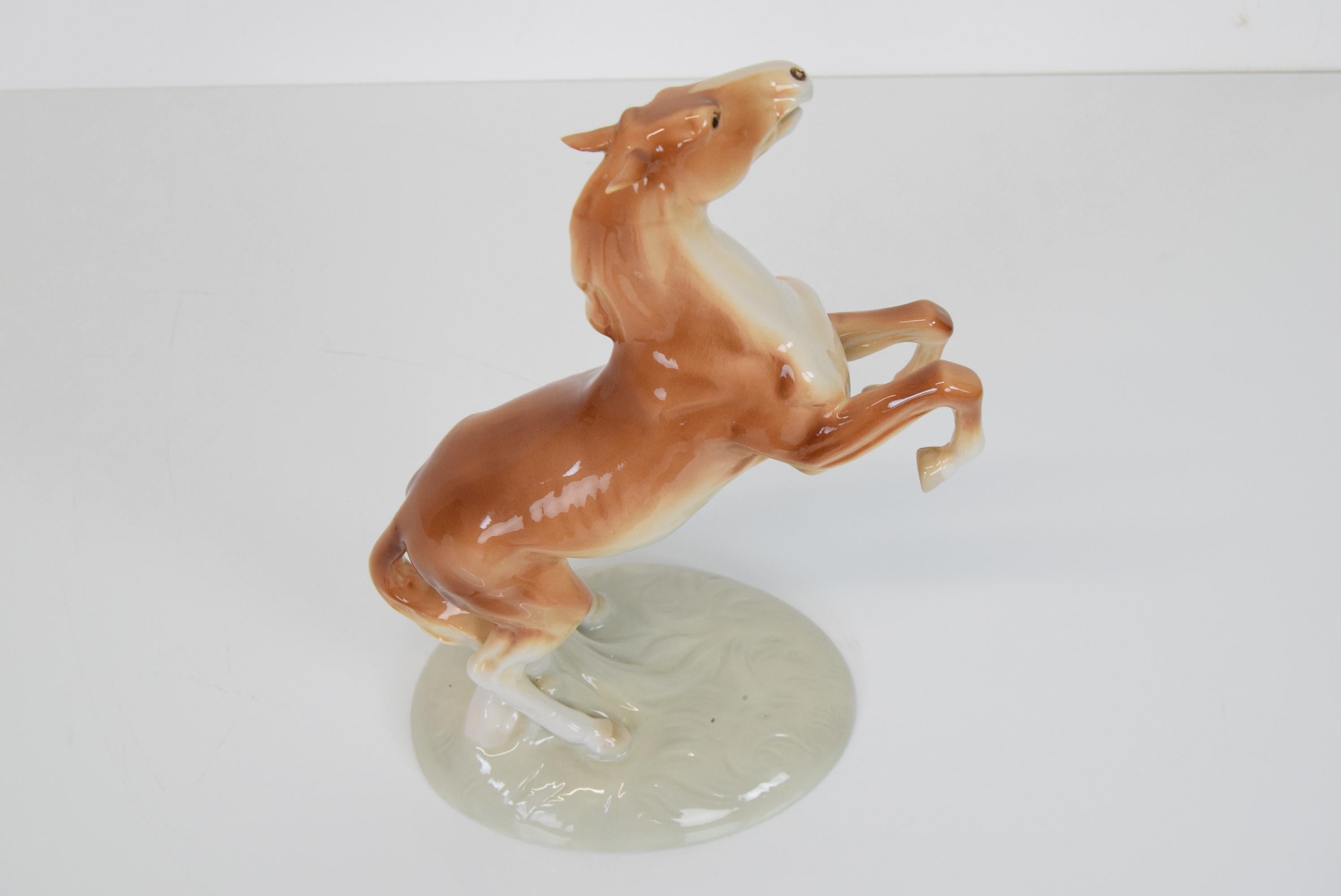 Royal Dux, cheval cabré/porcelaine, années 1940 en vente 3