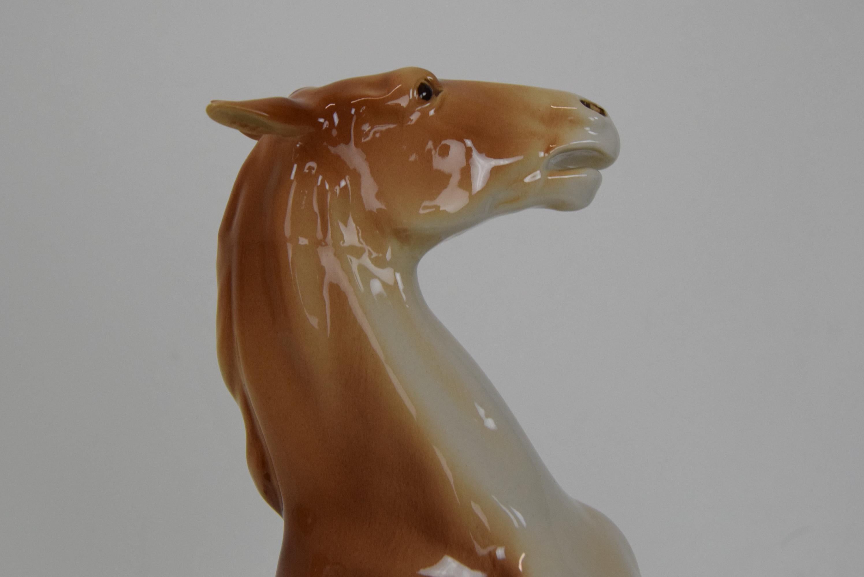 Royal Dux, cheval cabré/porcelaine, années 1940 en vente 2