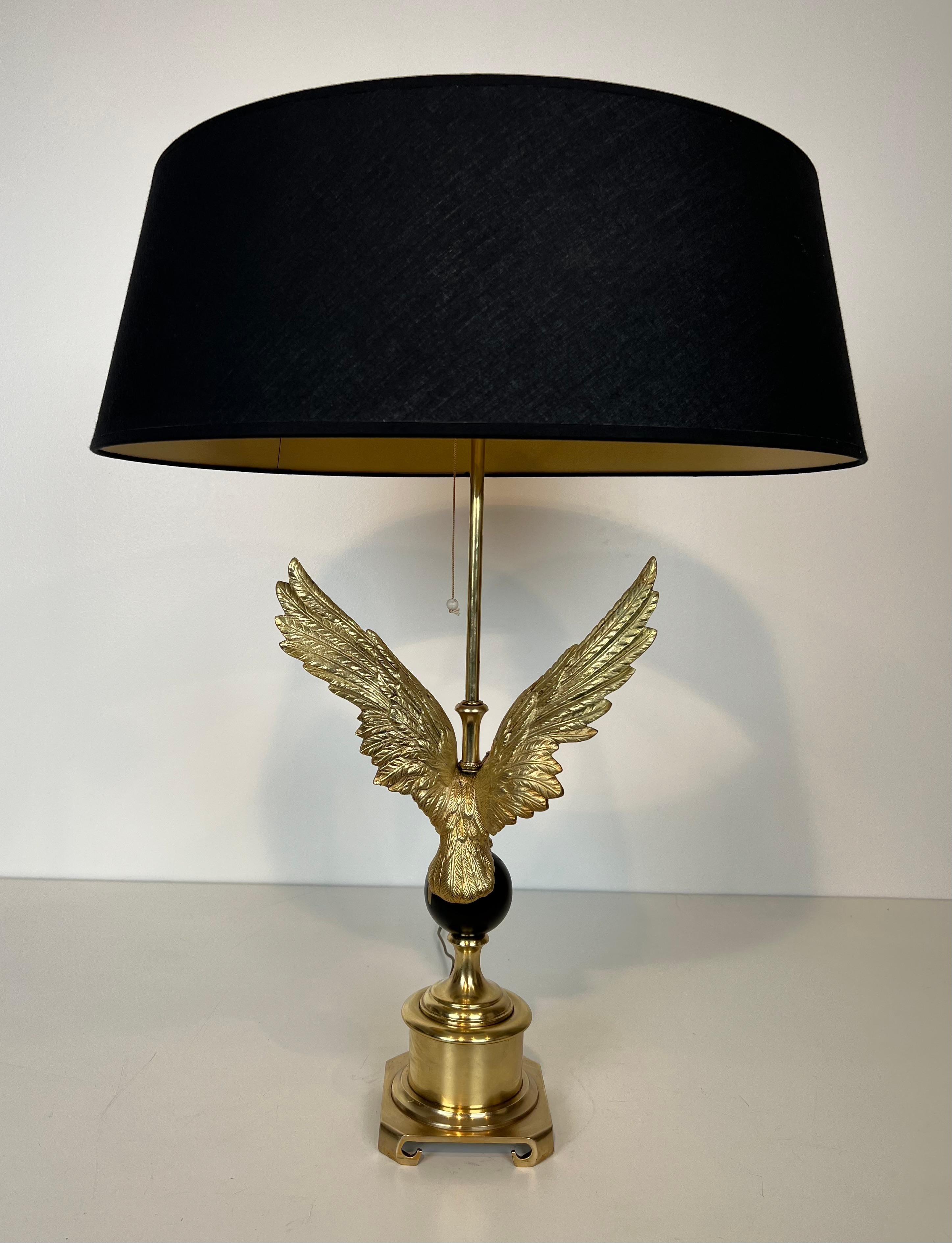 Royal Eagle Bronze Table Lamp in the Style of Maison Charles In Good Condition For Sale In Marcq-en-Barœul, Hauts-de-France