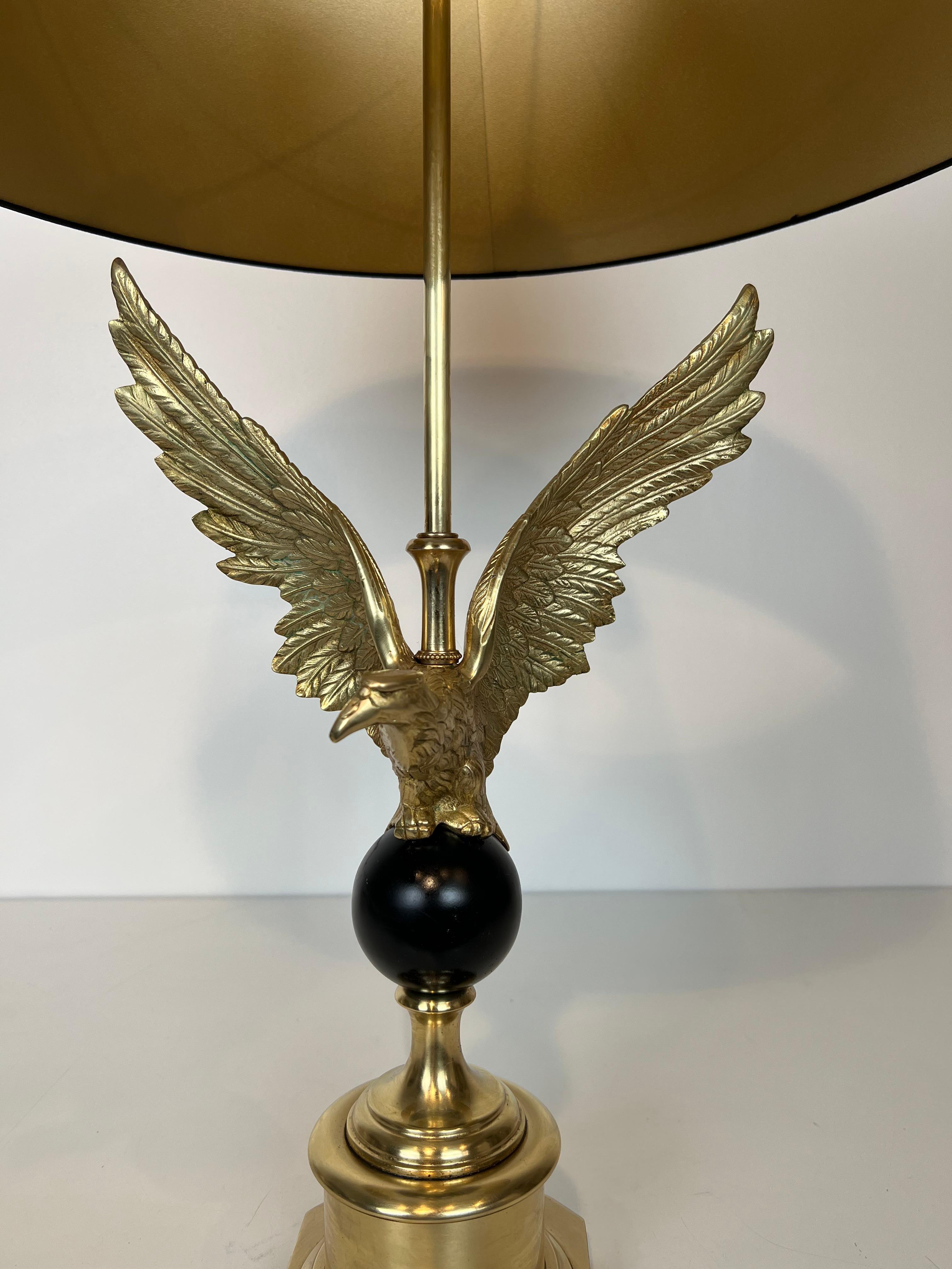Bronze Lampe de table Royal Eagle en bronze dans le style de la Maison Charles en vente