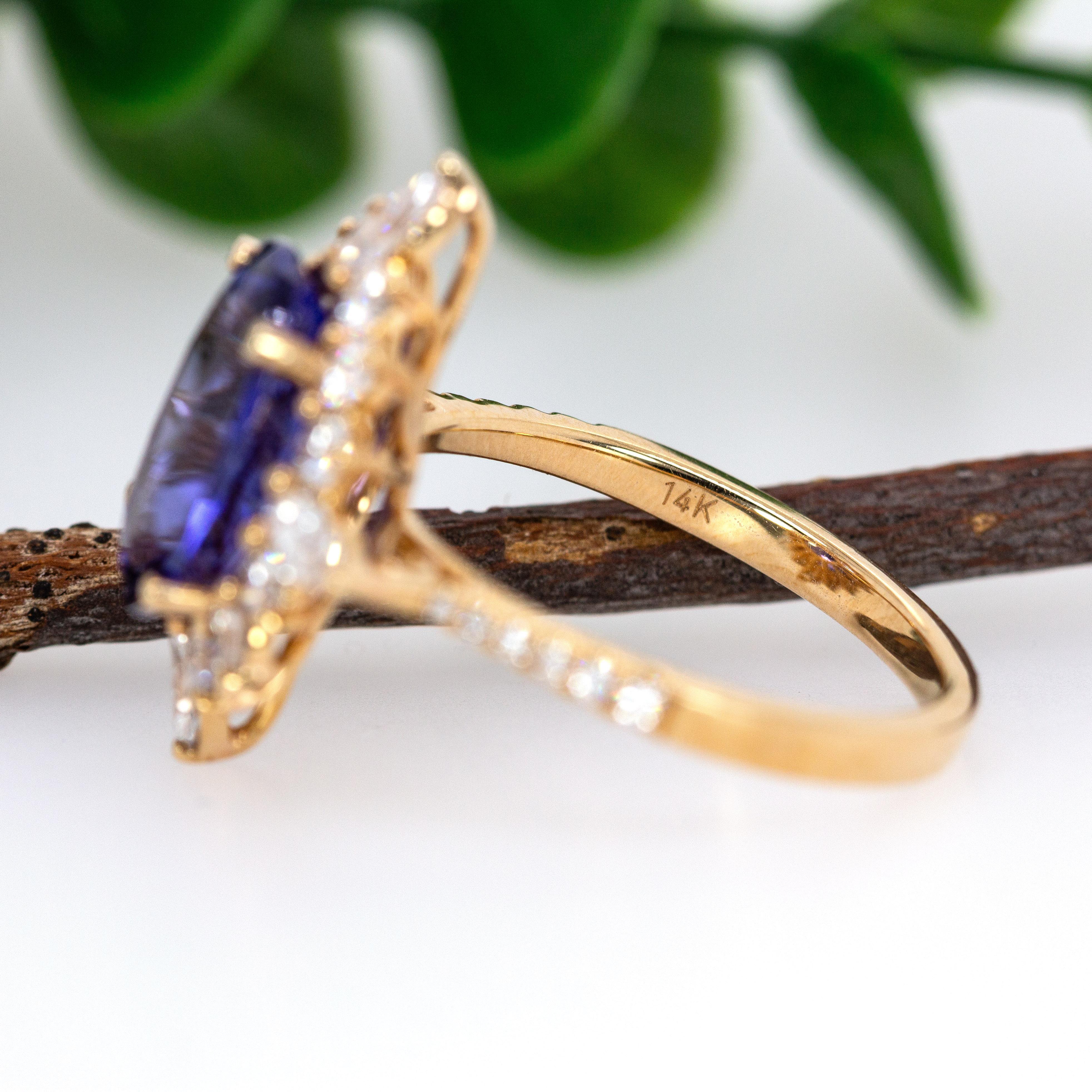 Royal Elegance - 3.7cts Tanzanite and Natural Diamonds 14K Gold Ring In New Condition For Sale In Columbus, OH