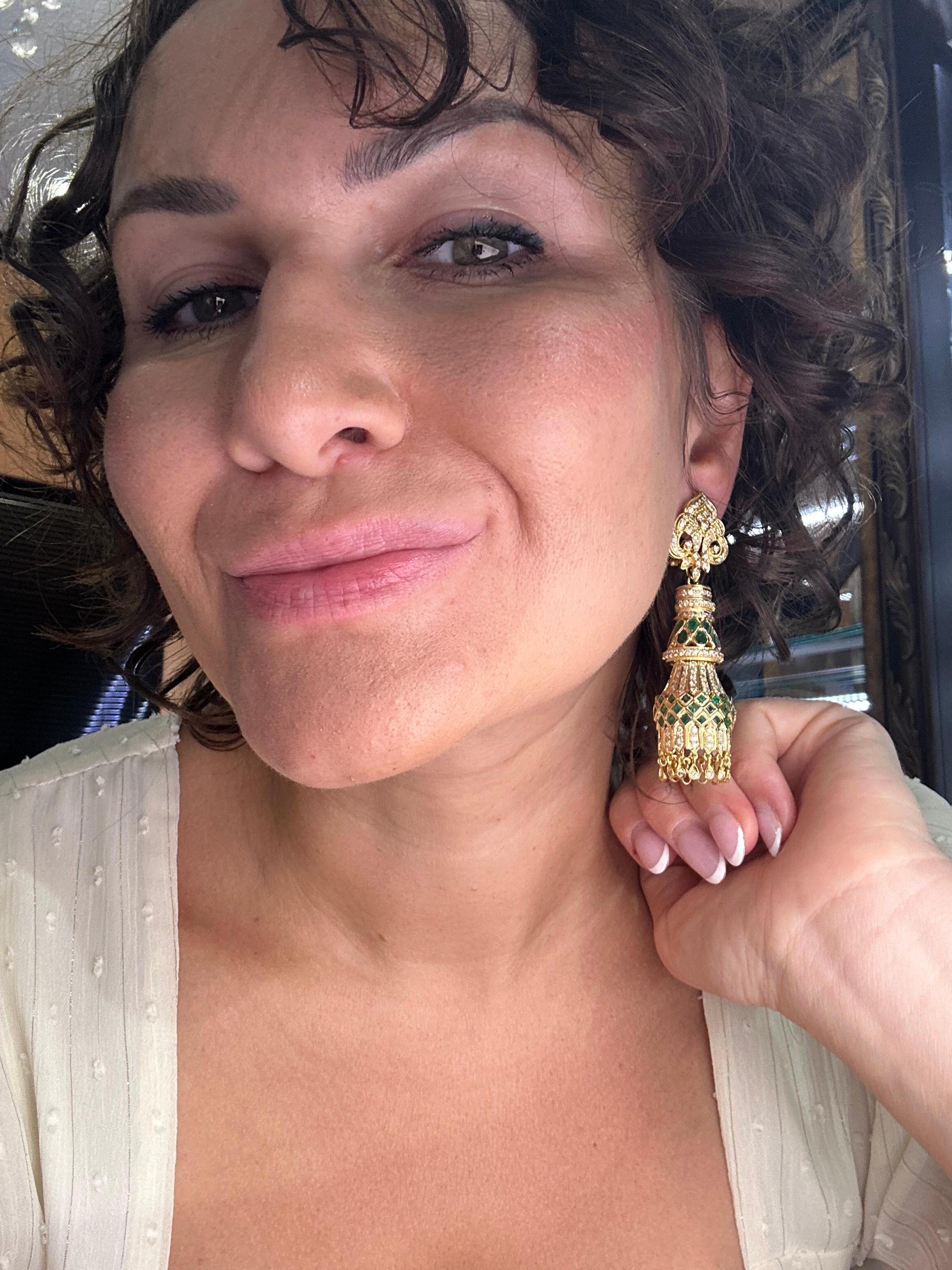 Orecchini con diamanti e smeraldo Royal Diamond Orecchini a lampadario in oro 18KT in vendita 2