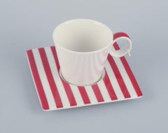 Royal Fine China, juego de cinco pares de tazas de café "Frescor Rojo".