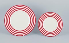 Royal Fine China, set of six "Freshness Lines Red" plates in porcelain.