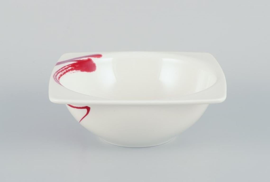 Royal Fine China, un ensemble de six bols en porcelaine 
