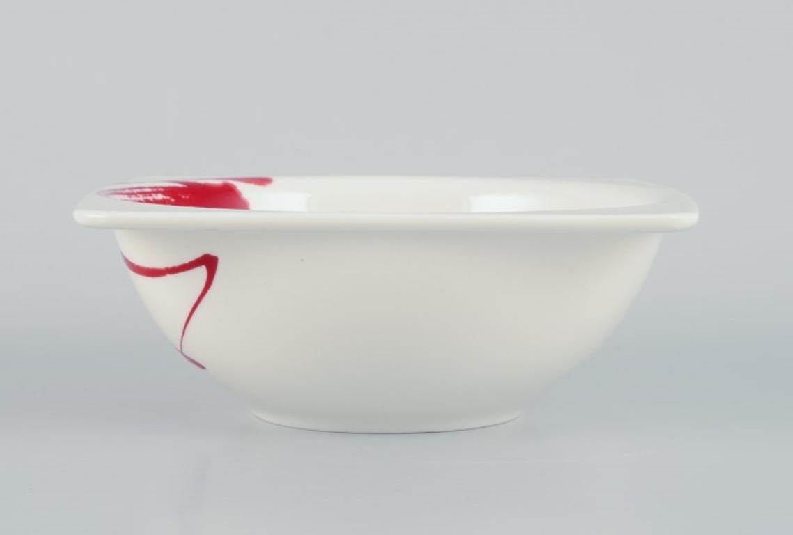 Thaïlandais Ensemble de six bols en porcelaine Royal Fine China « Paint It Red »  en vente