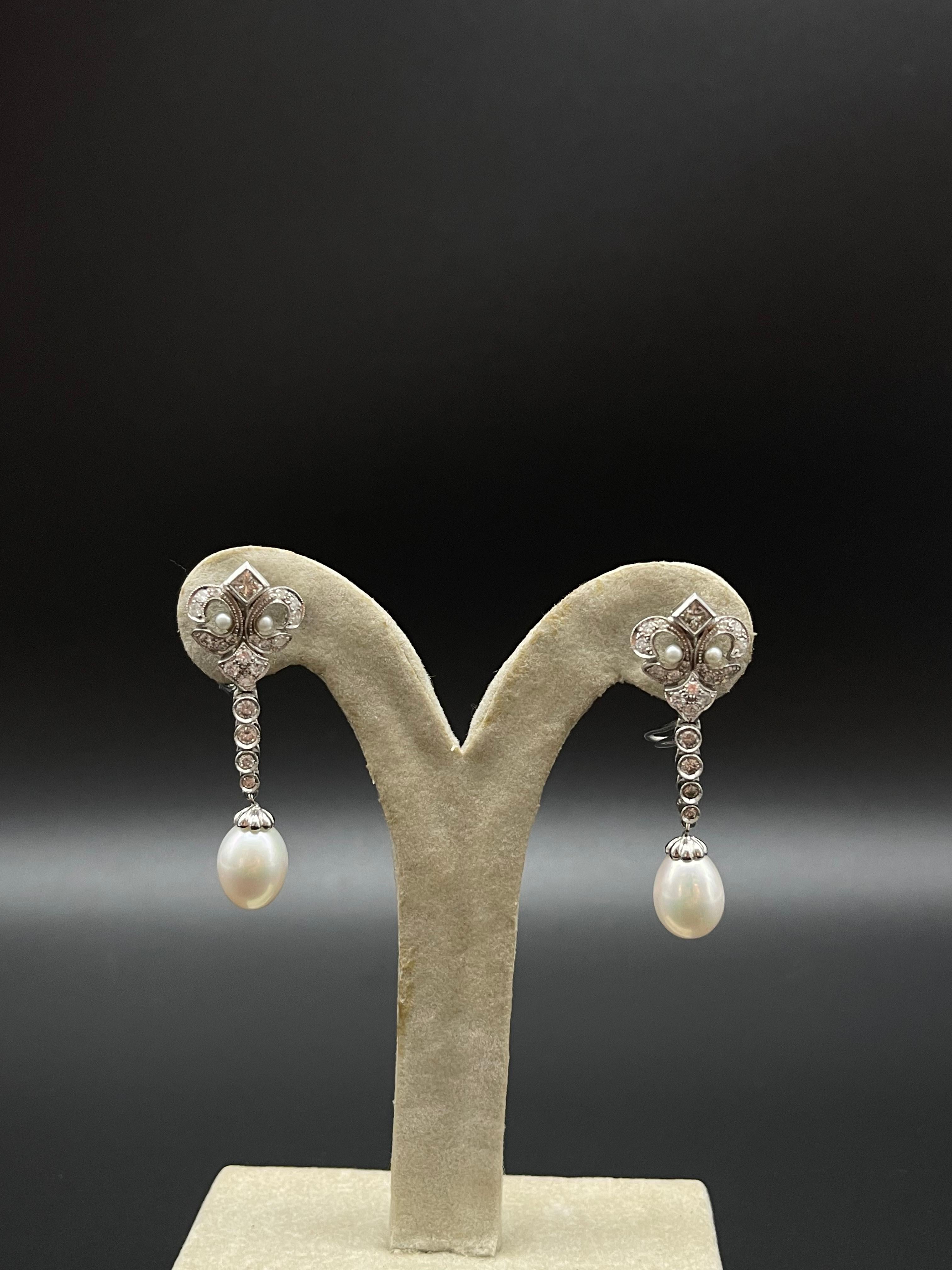 Fleur de Lys White Gold Diamonds Pearls Portuguese Gold Earrings In New Condition For Sale In Viana do Castelo, PT