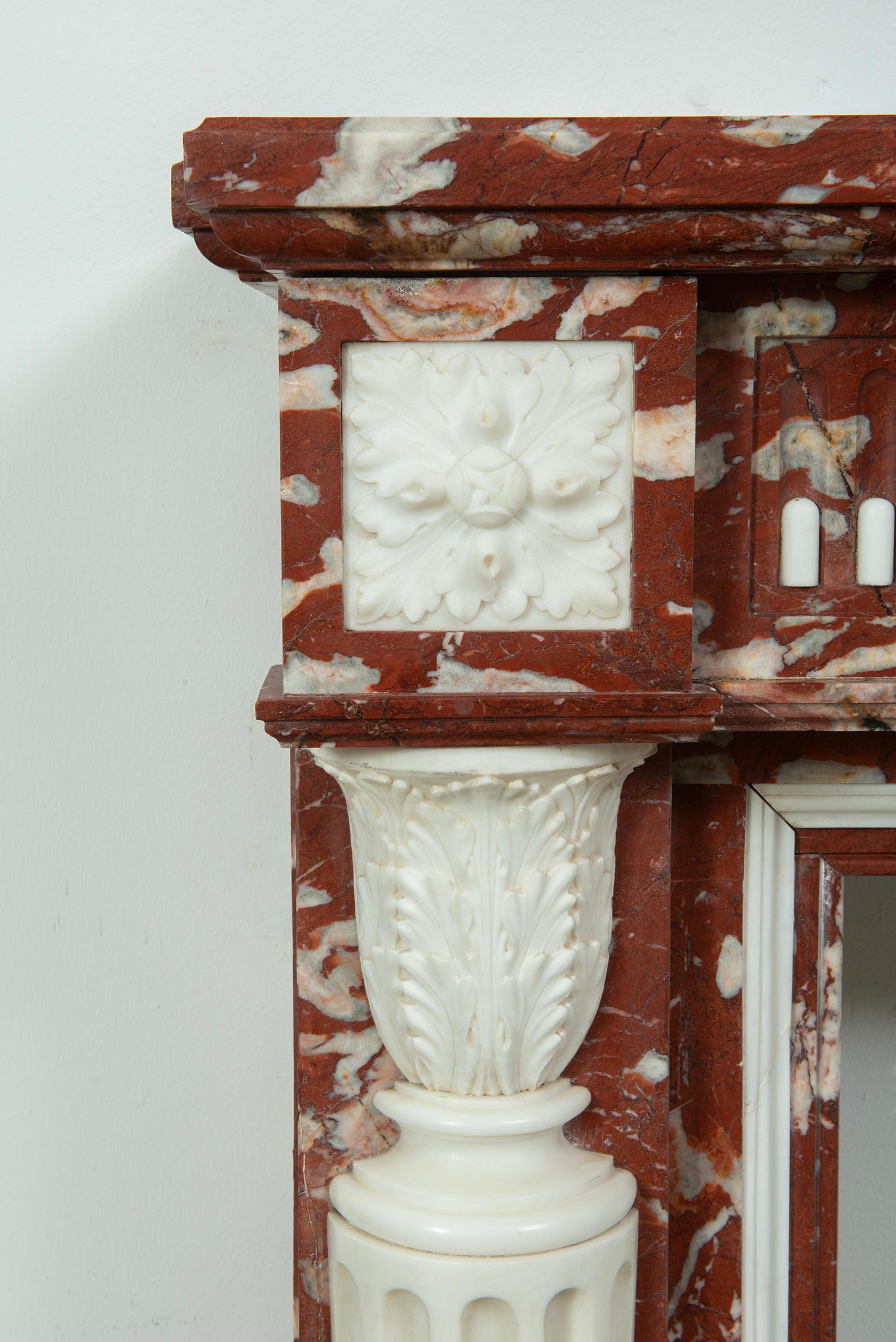 Real chimenea francesa Luis XVI Rouge de Languedoc y mármol de Carrara en venta 7