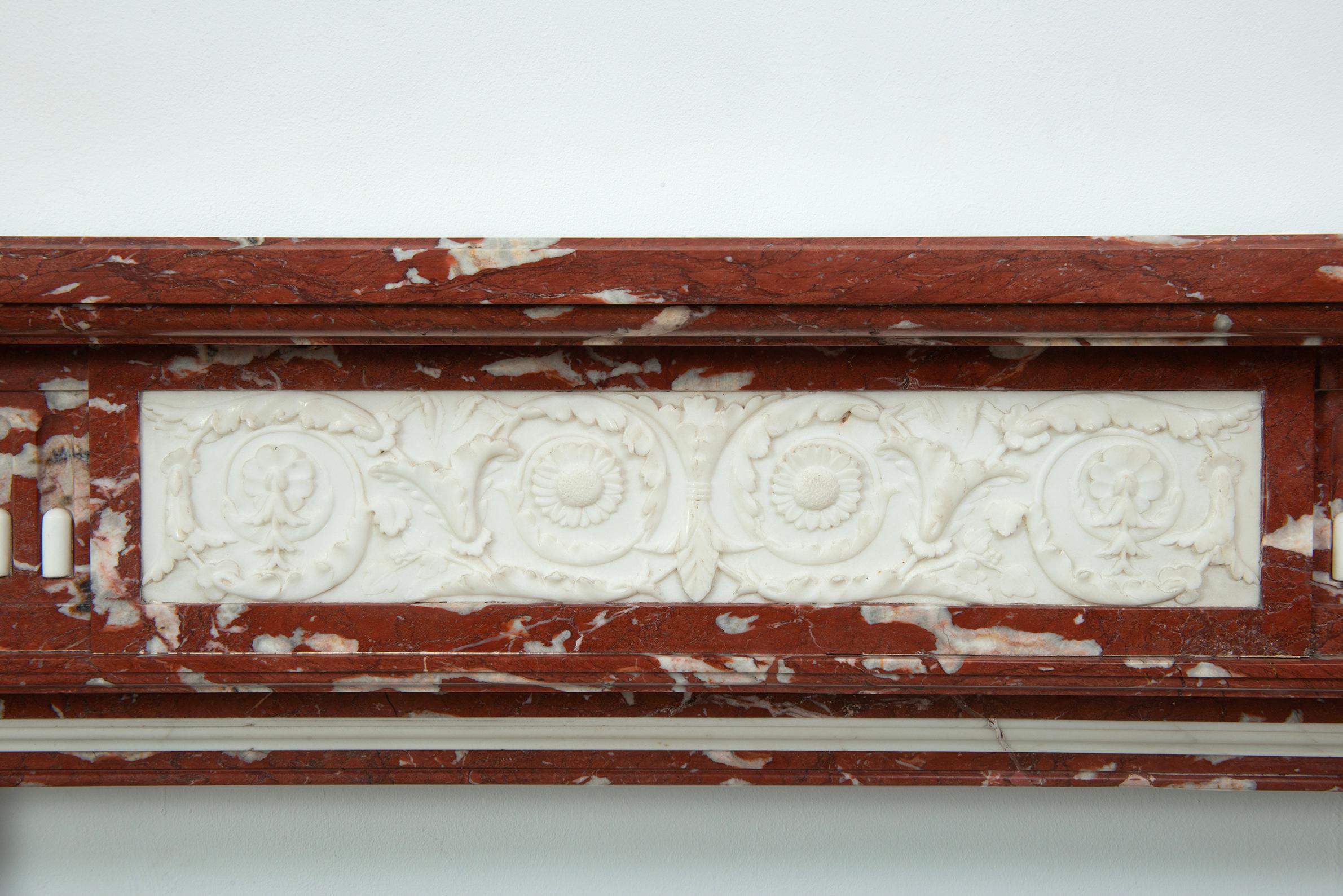 Real chimenea francesa Luis XVI Rouge de Languedoc y mármol de Carrara en venta 8
