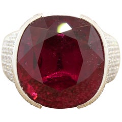 Bague en or ornée de rubélite et de diamants de la collection Royal Gem