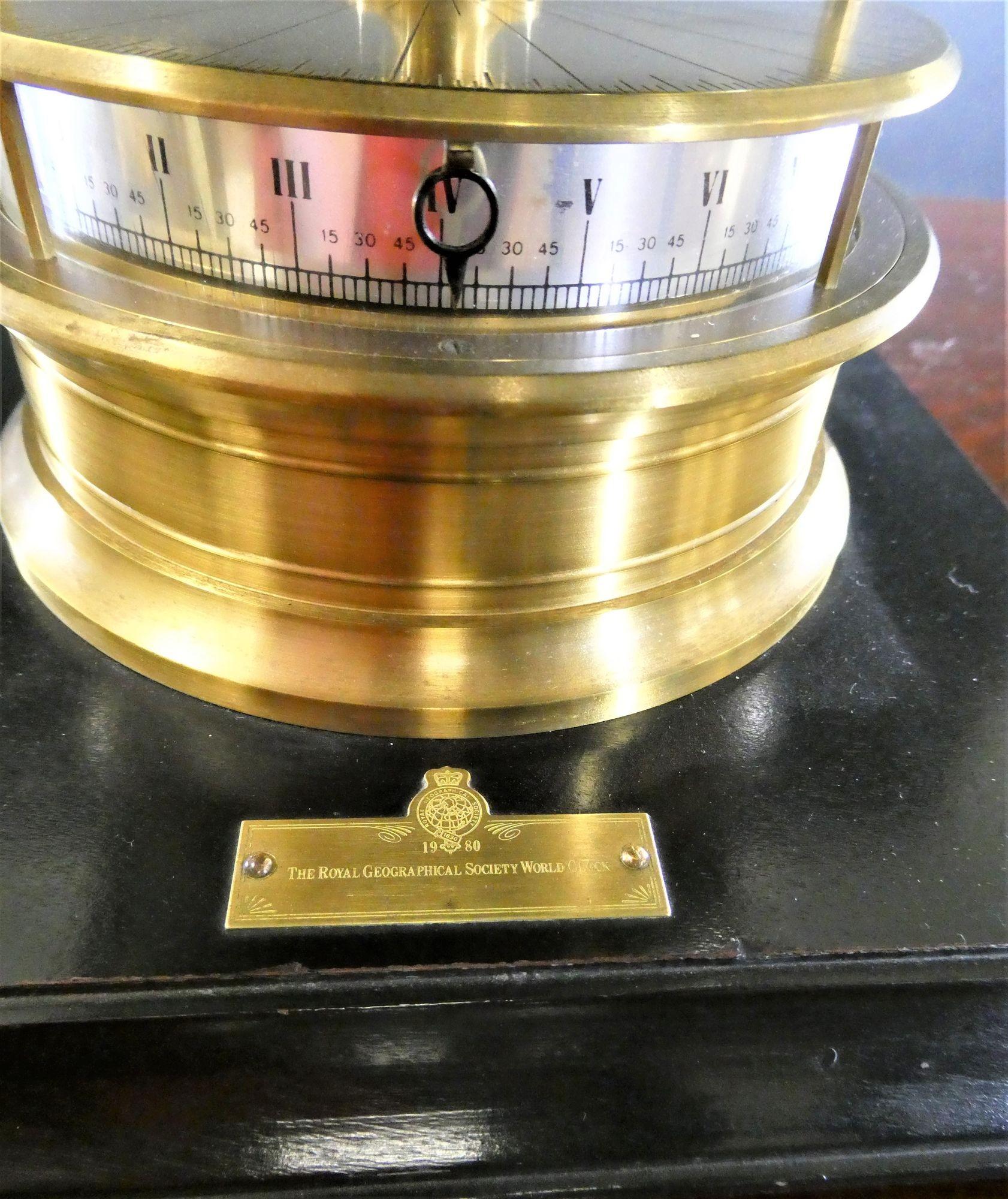 Horloge du monde de la Royal Geographical Society en vente 2