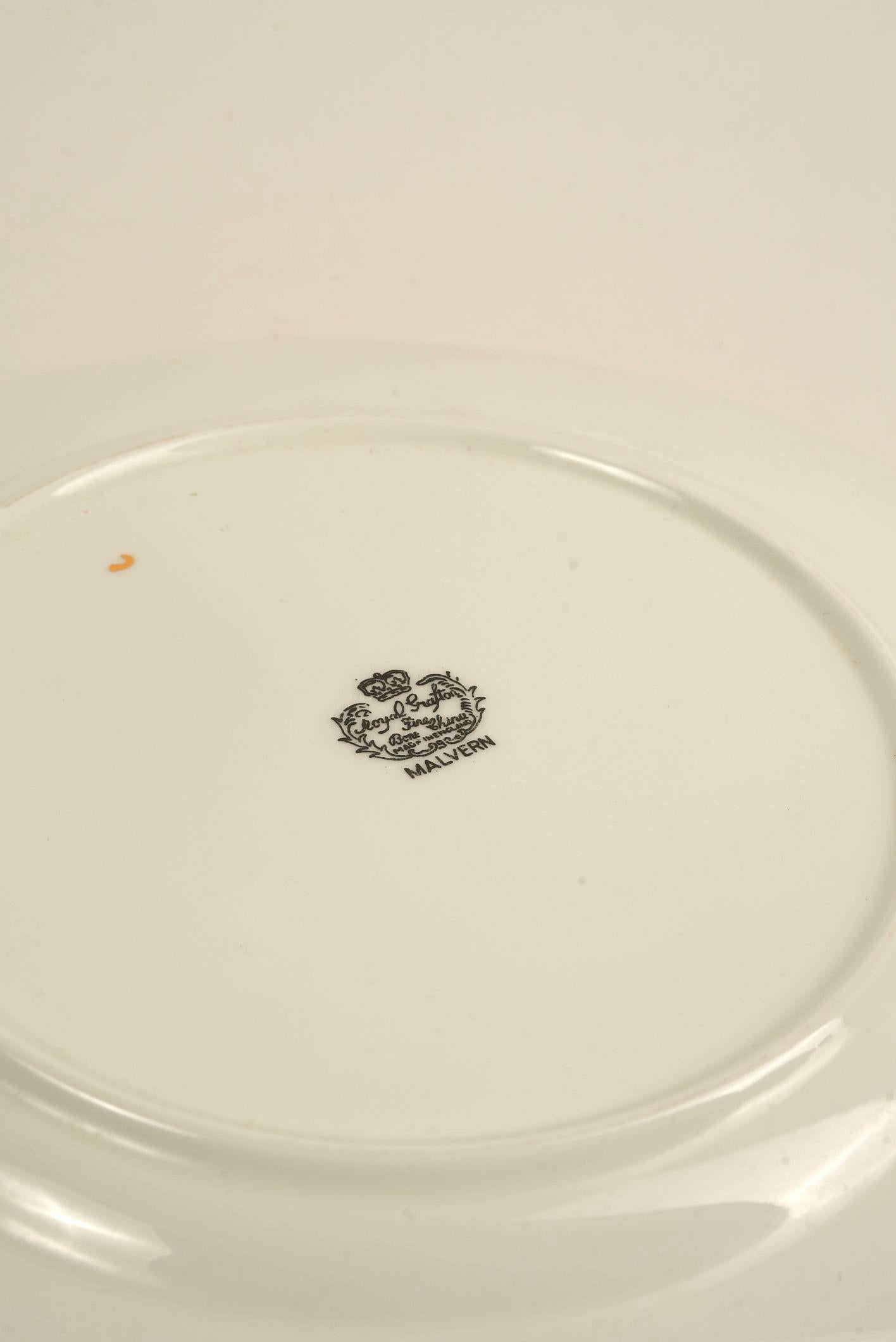 Romantic Royal Grafton 'Malvern' Bone China Dinner Plate with Gilt Trim  Set of 8 For Sale