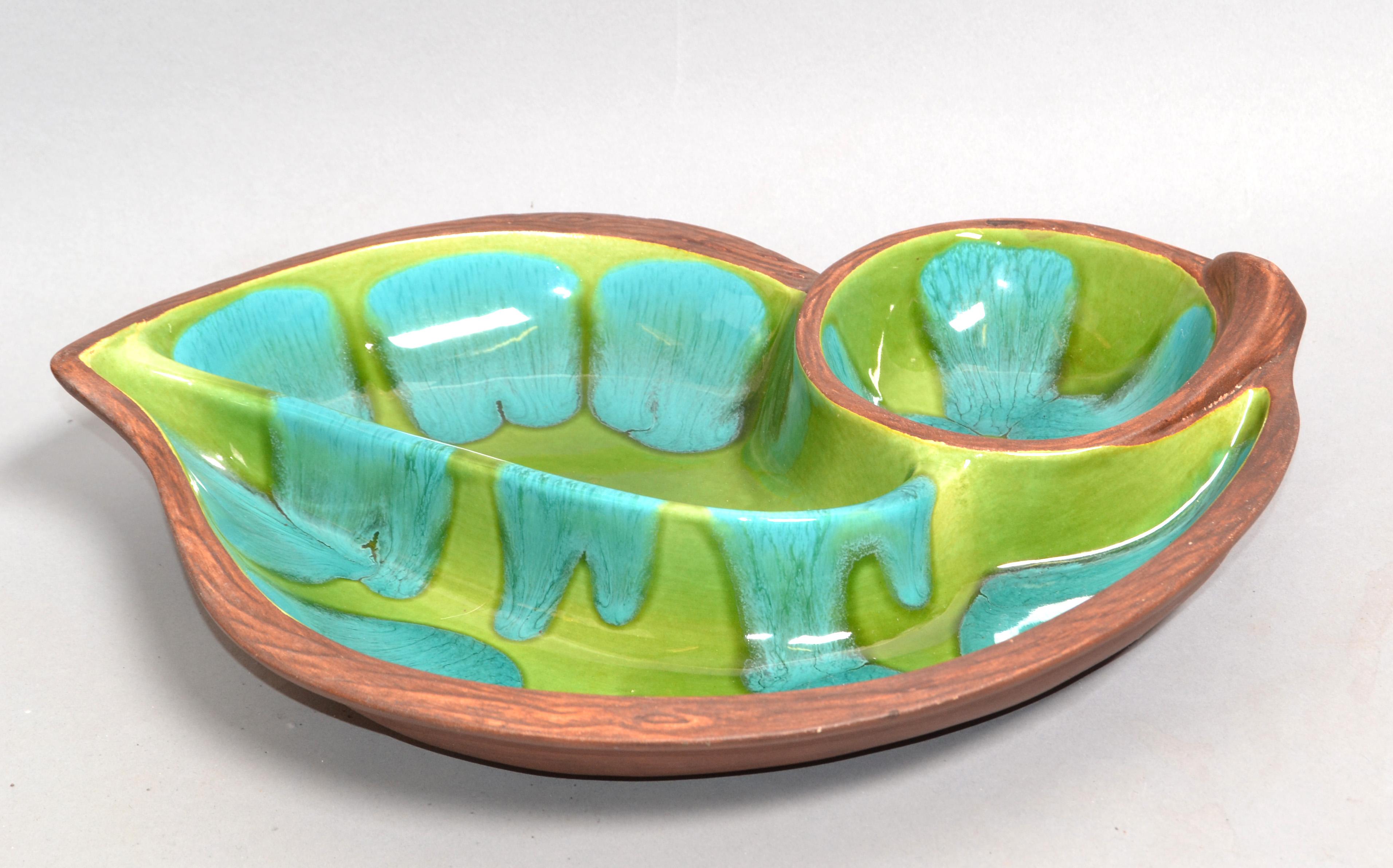 Mid-Century Modern Royal Haeger Style pottery 3 compartments, chips and dip dish in turquoise, green and brown. 
Glazed on the Top and marked at the base, USA 602.
Mid-Century Modern handcrafted Pottery made in America.
Impressive and practical as