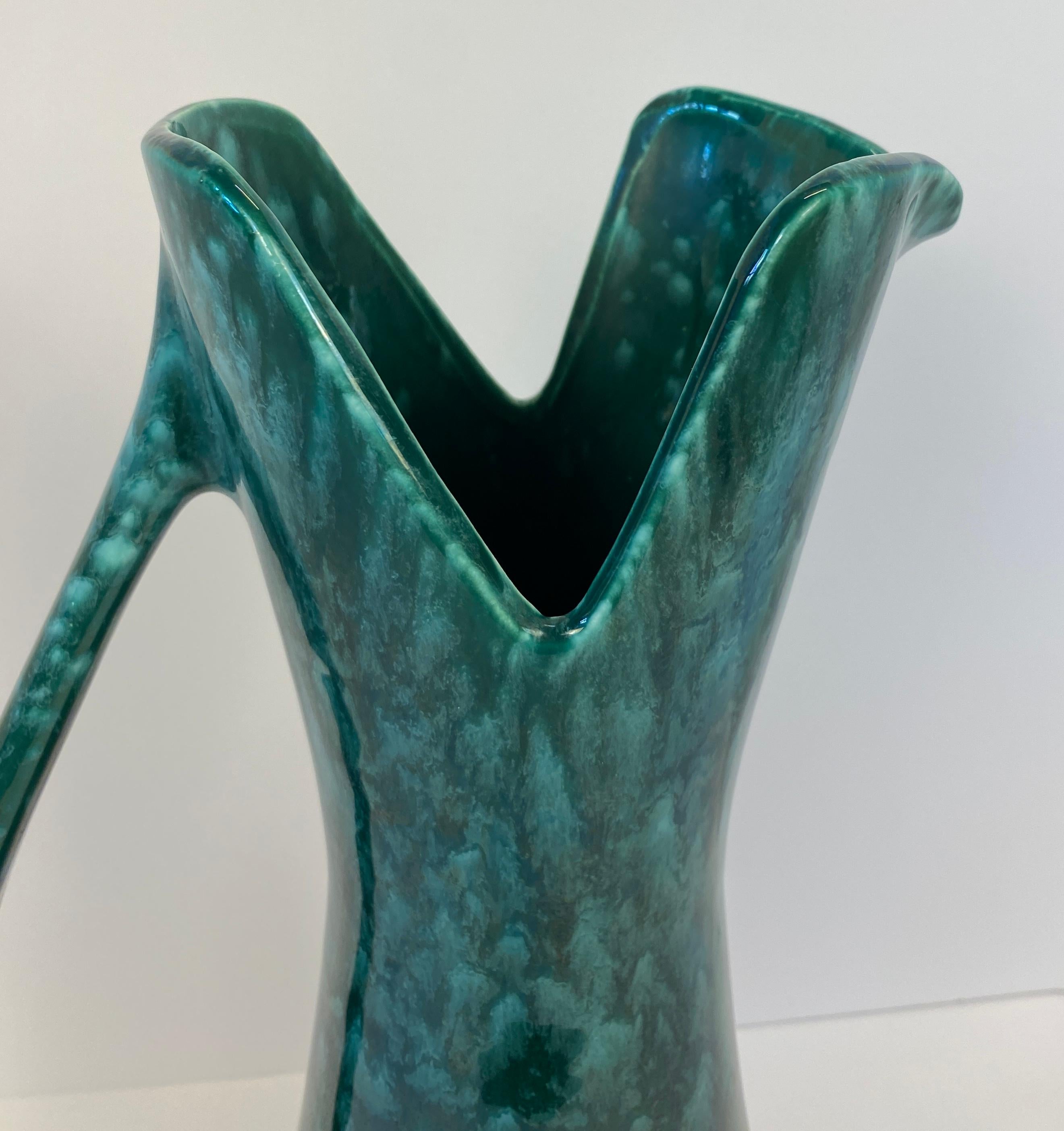 Smaltato Vaso con manico in ceramica Royal Haeger in vendita