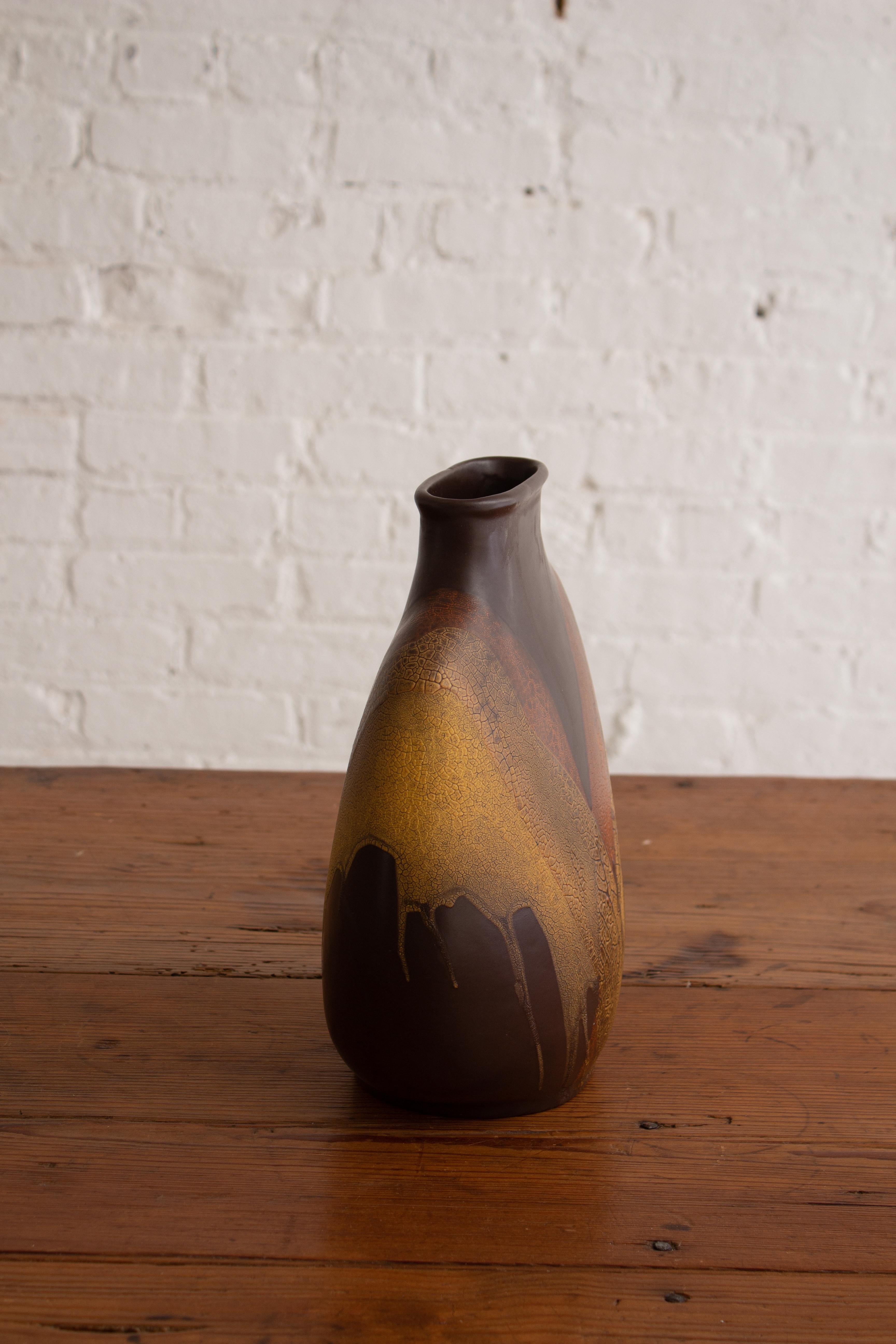 20ième siècle Vase en forme de flasque Royal Haeger Earth Wrap en vente