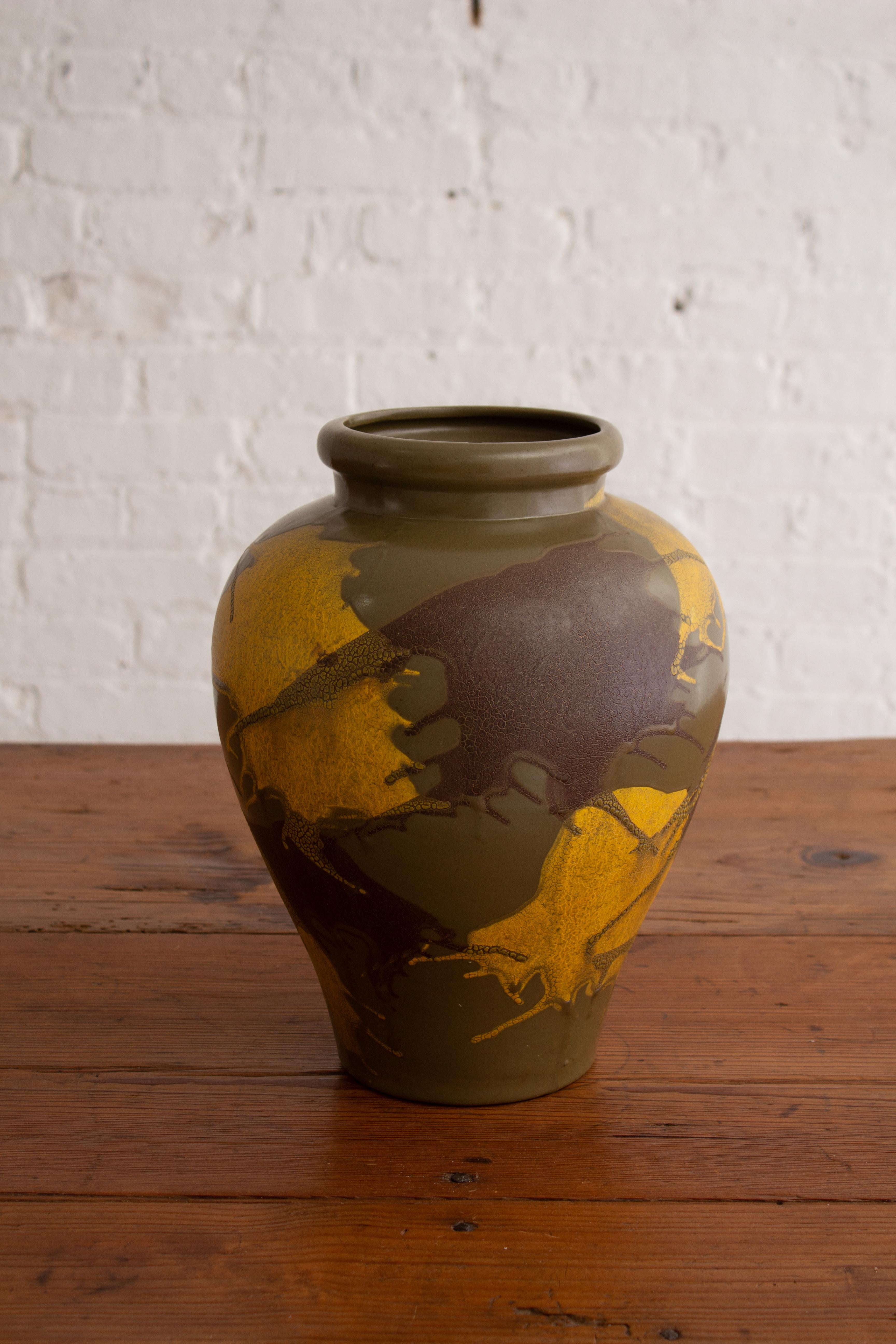 Mid-Century Modern Royal Haeger “Earth Wrap” Urn Form Vase For Sale