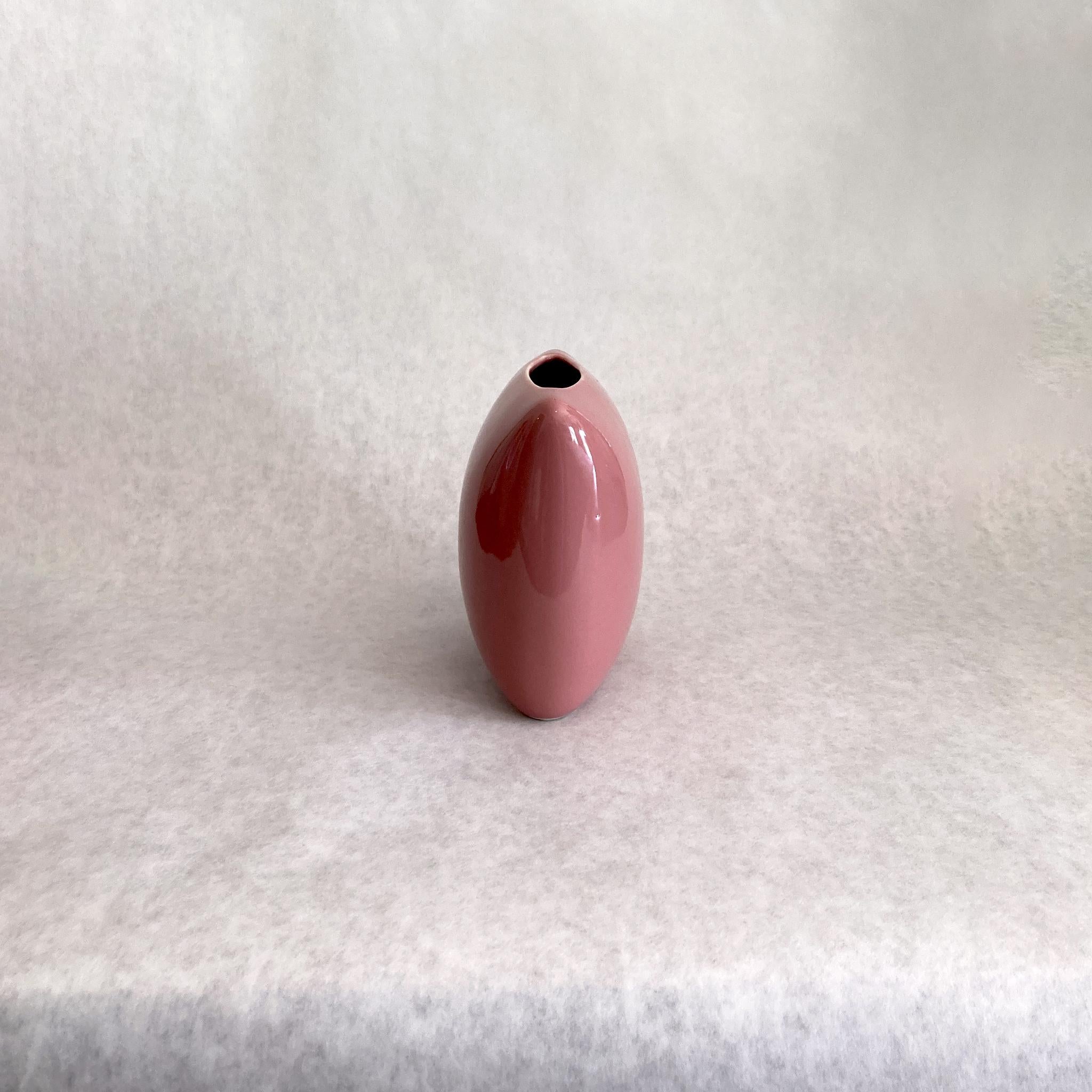 Royal Haeger Mauve Pink Rounded Square Vase In Good Condition In New York, NY