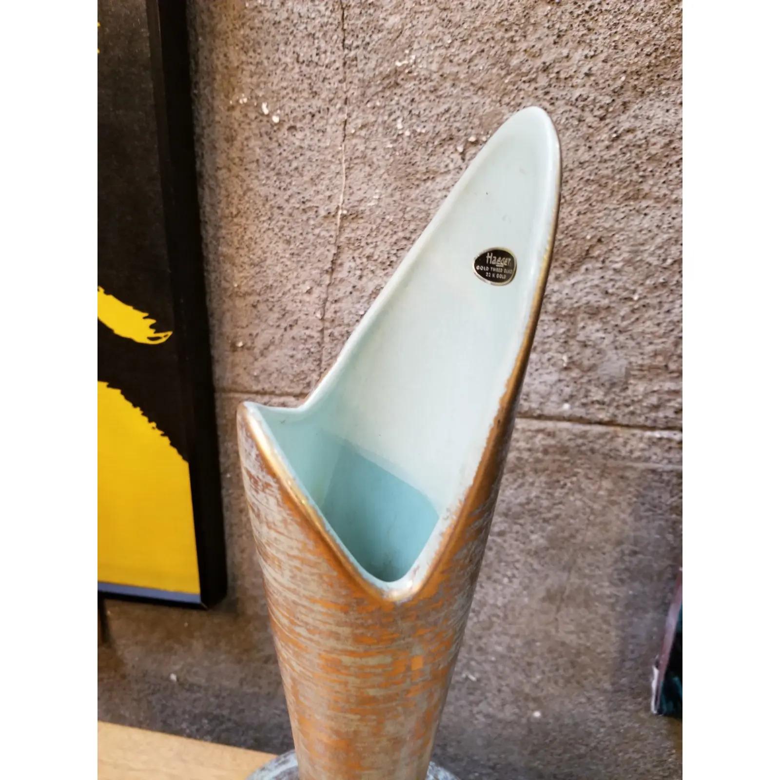 Royal Haeger Midcentury Asymmetrical Vase In Good Condition In Fulton, CA