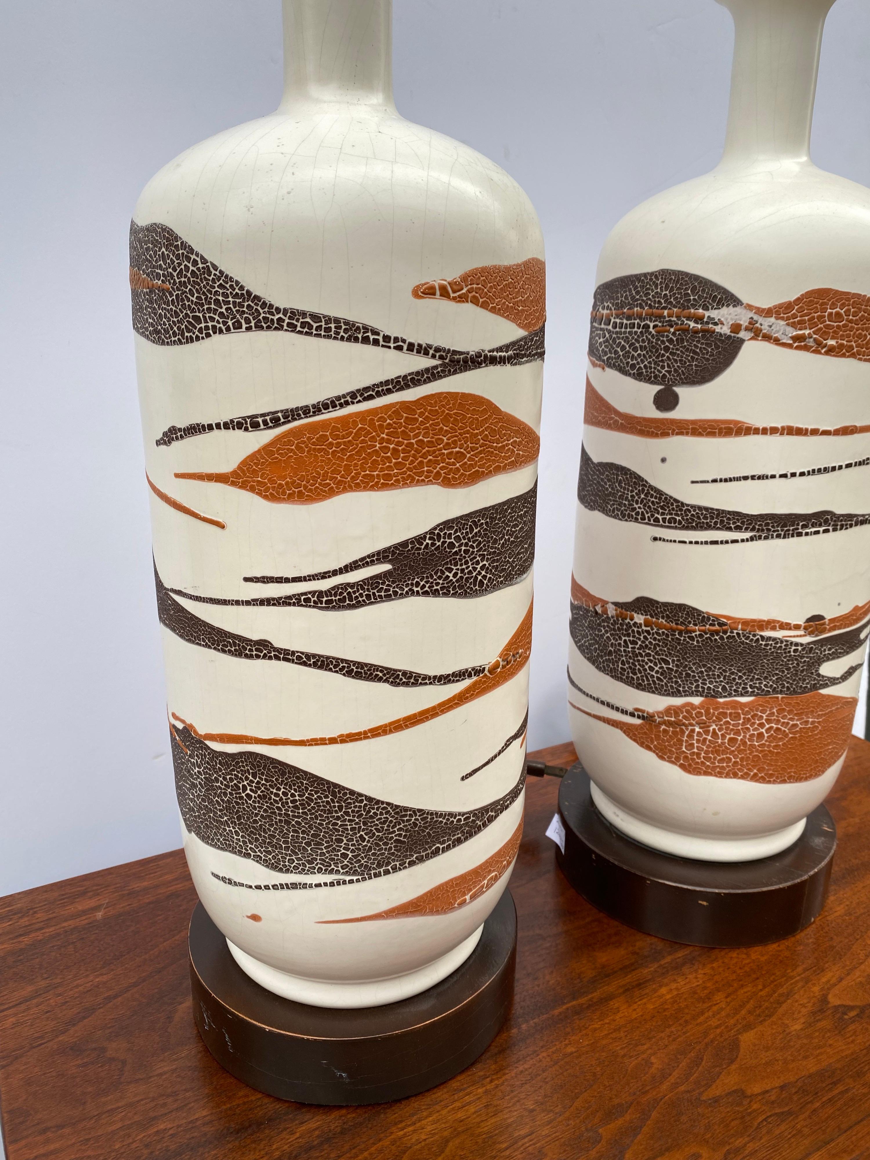 Royal Haeger Pair of Pottery Lamps In Good Condition In Philadelphia, PA
