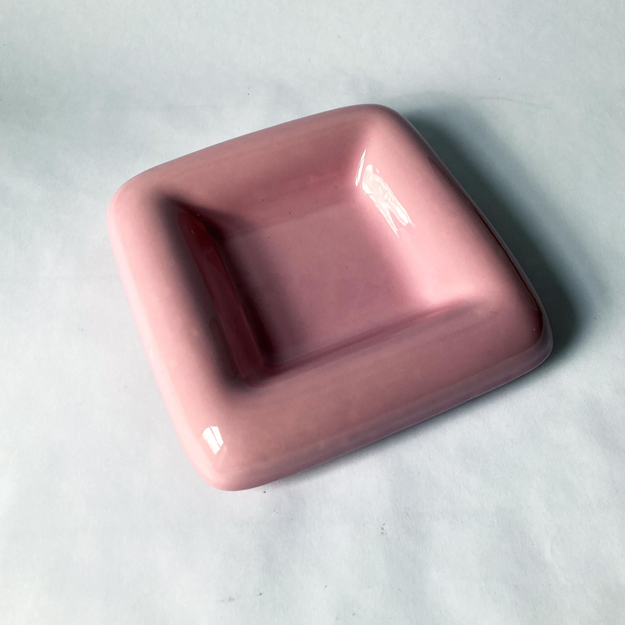 Glazed Haeger Rounded Edge Mauve Pink Postmodern Vide Poche  For Sale