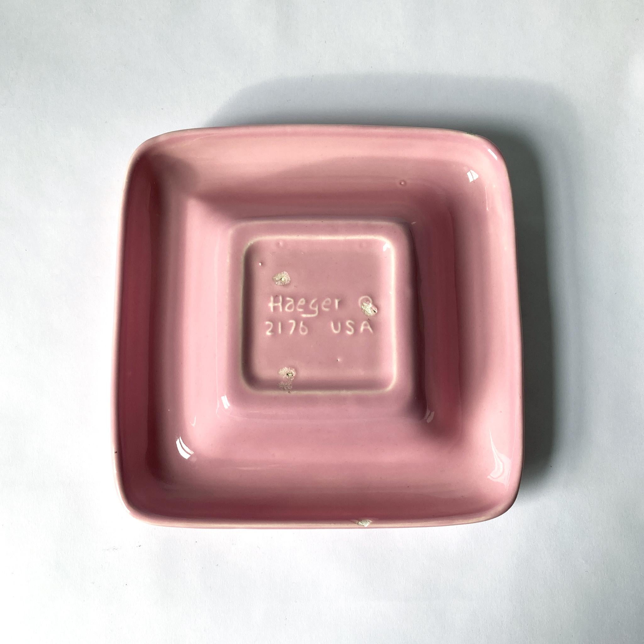 Ceramic Haeger Rounded Edge Mauve Pink Postmodern Vide Poche  For Sale
