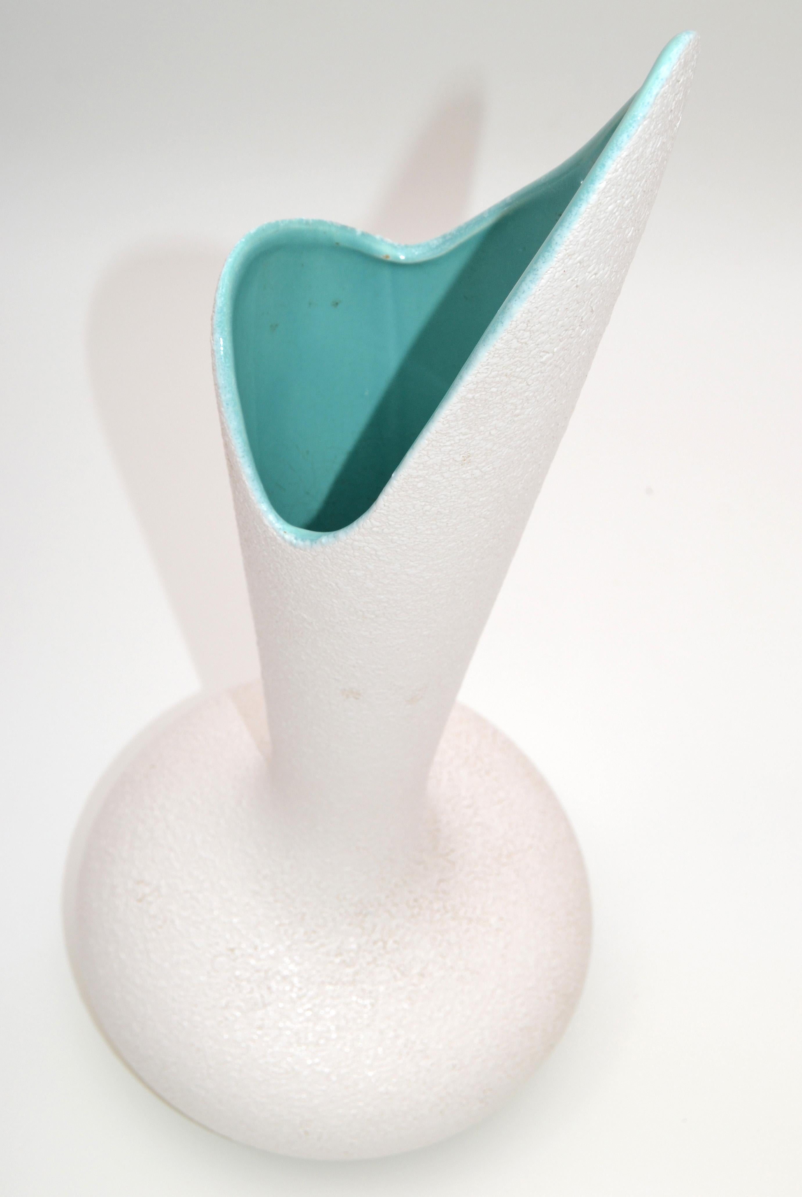 American Royal Haeger White & Turquoise Lava Glazed Pottery Vase Mid-Century Modern, USA