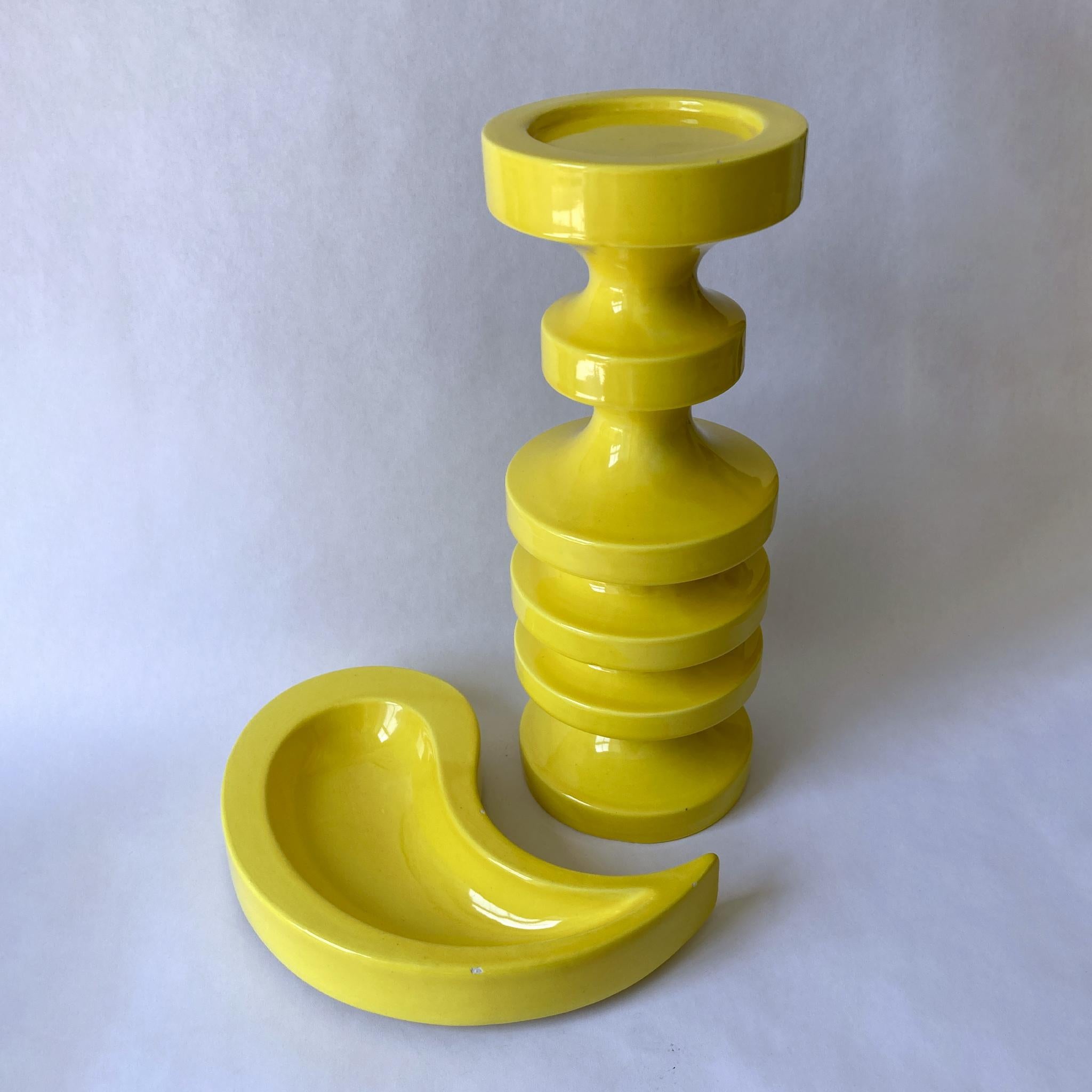 Céramique Sculpture à étages abstraite jaune canari de Haeger en vente